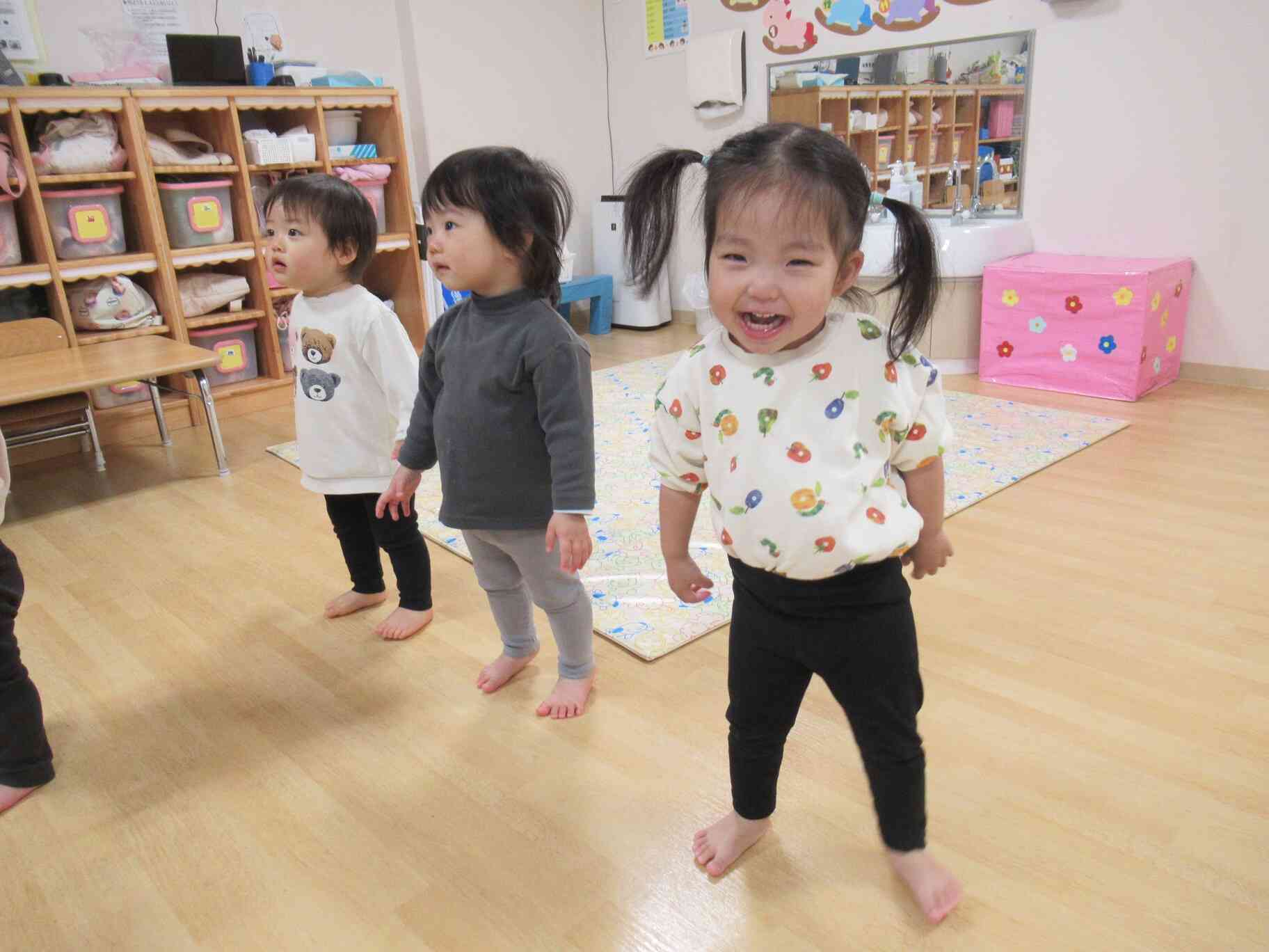 ダンスも大好きなあひる組さん。準備はいいかな？ミュージック、スタート♪