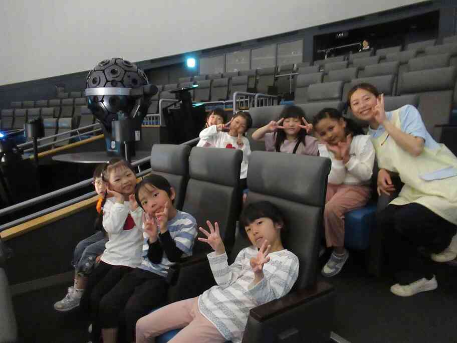 プラネタリウム見学に行ったよ（ぱんだ・きりん組　4・5歳児クラス）