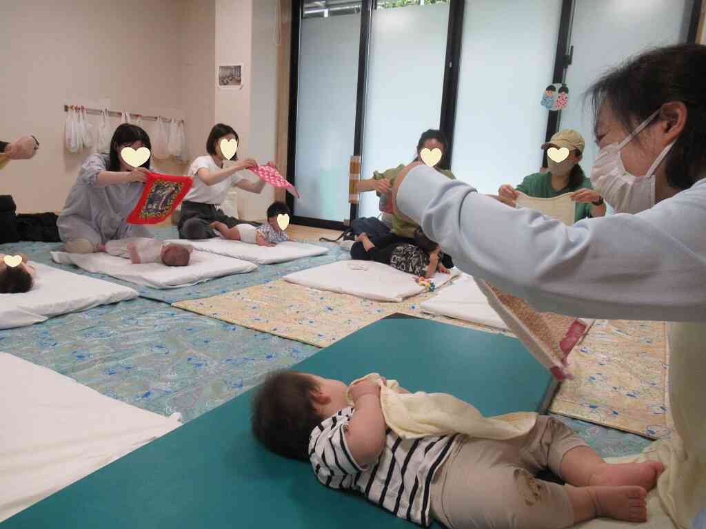 ベビーマッサージ講座の様子
