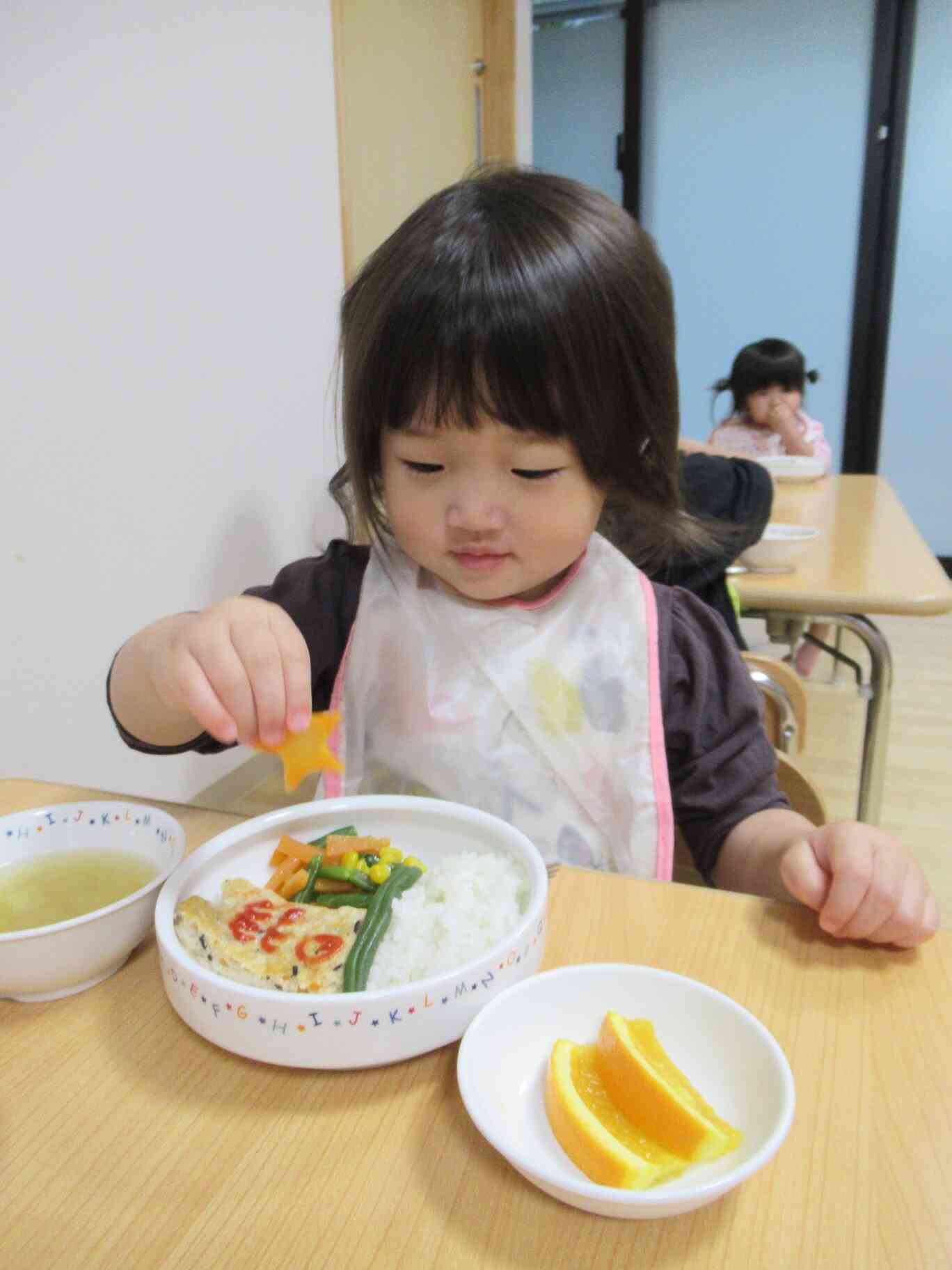 自分で食べられるよ♪