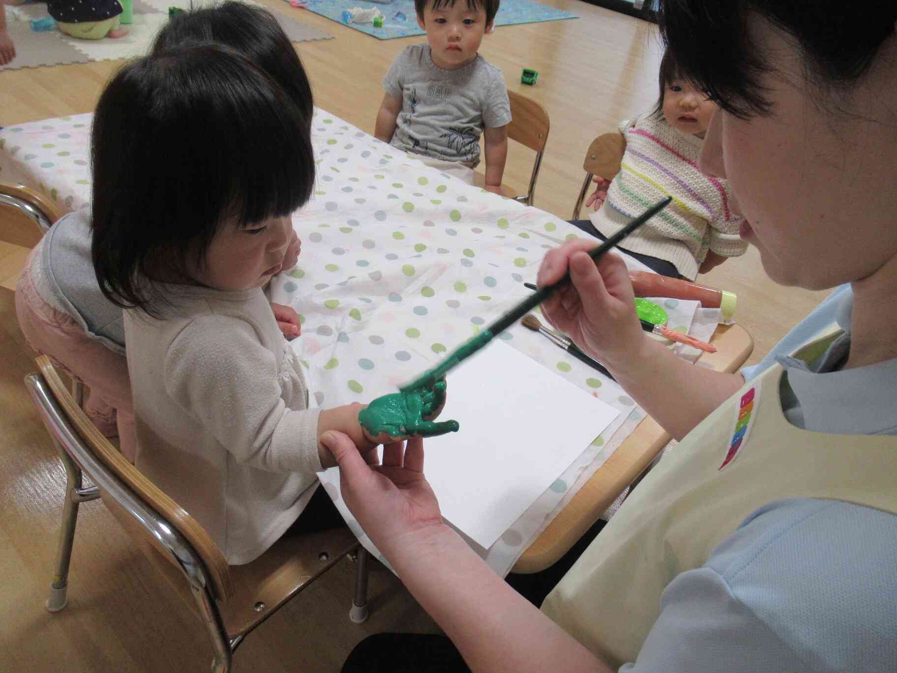 製作の様子（かえる・かたつむり）