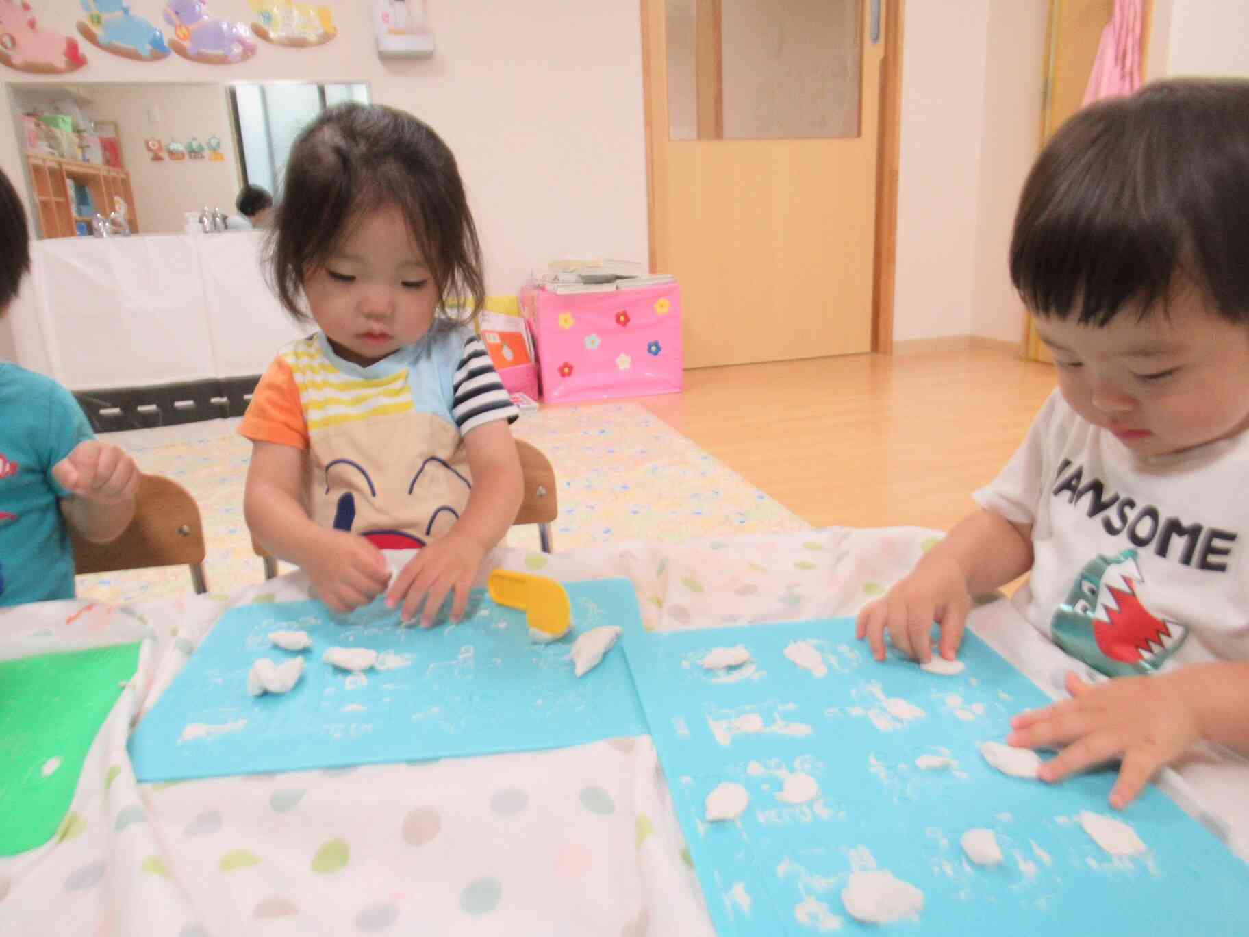 粘土遊びたのしい～♡