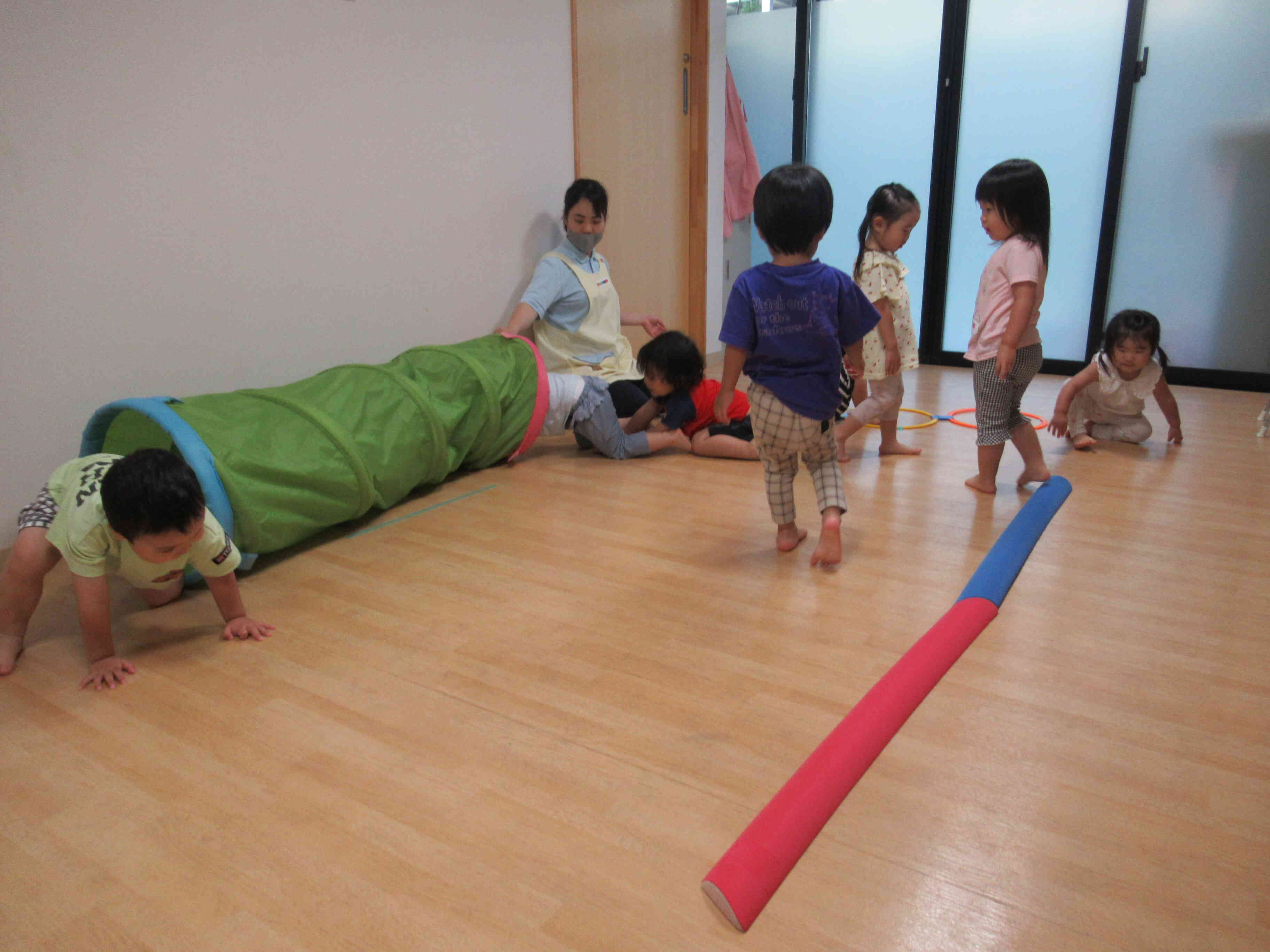 うさぎ組　室内遊びの様子（2歳児クラス）