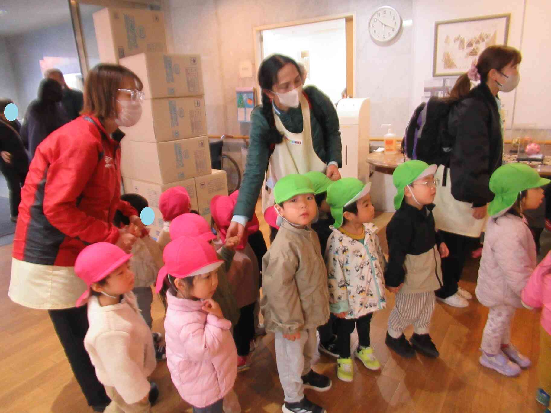 老人ホーム訪問しました（あひる・うさぎ・りす組）