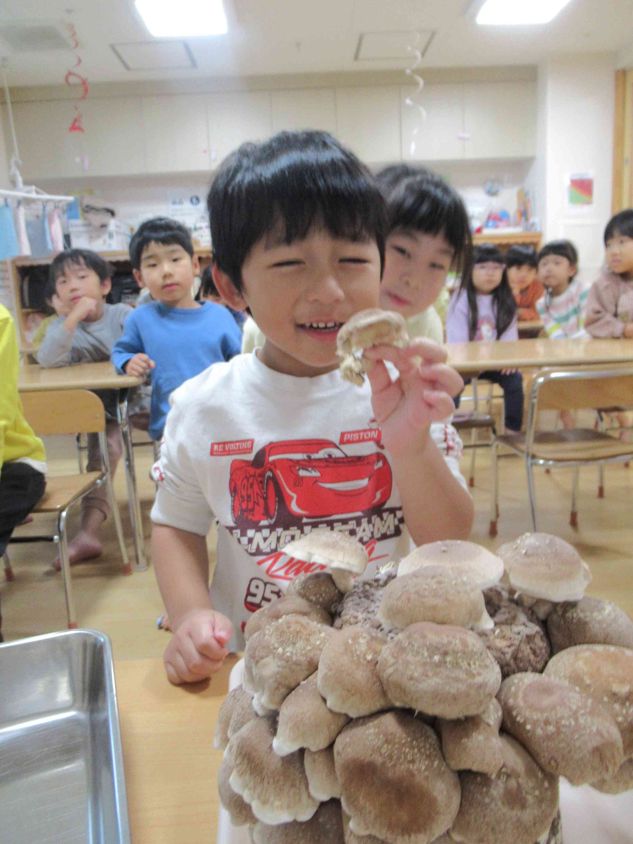 食育「しいたけを育てよう・収穫！」