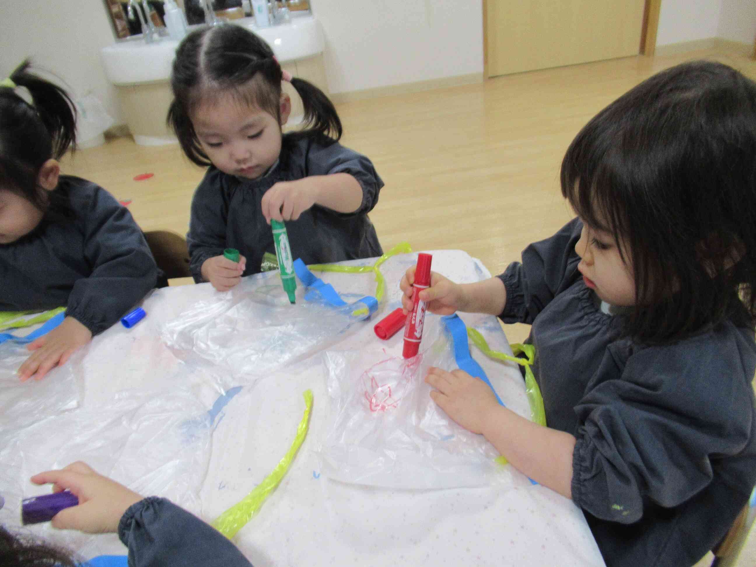 お正月あそび(をしたよ（あひる組　1歳児クラス）