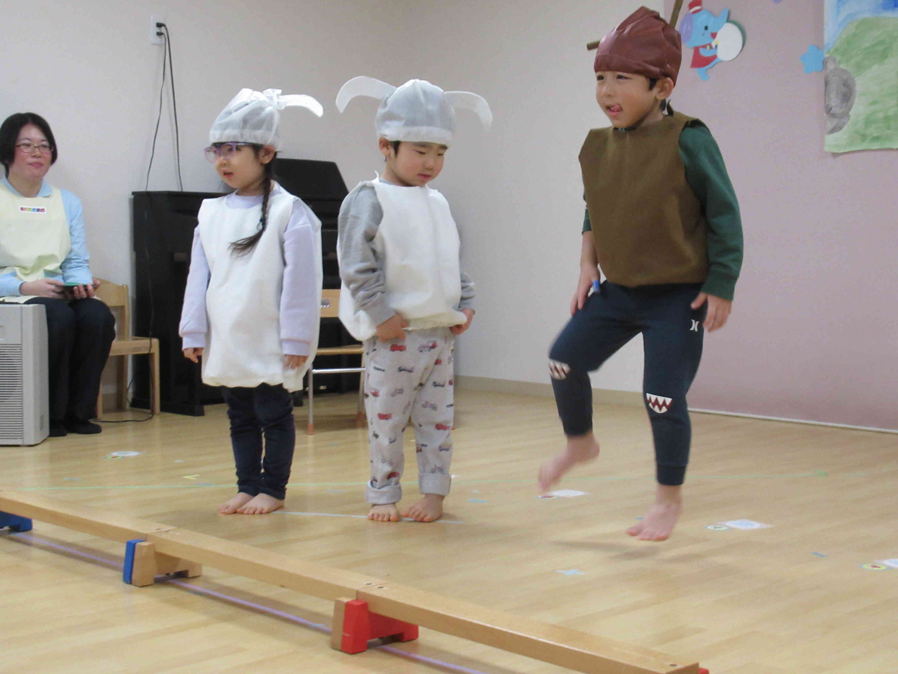 ヤギとトロルになりきって楽しんで演じることができました（りす組　3歳児クラス）