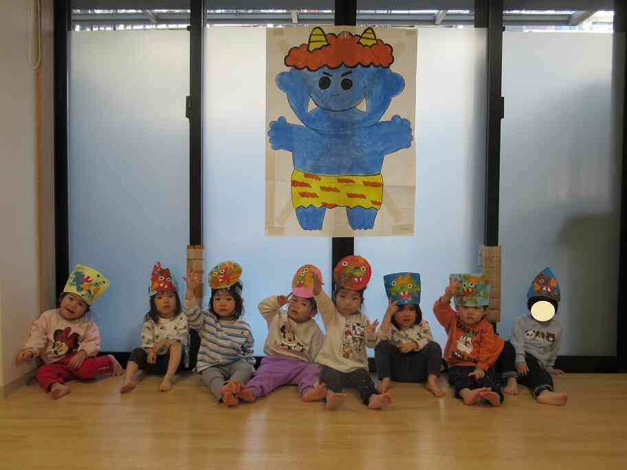 節分の的の鬼の前にて