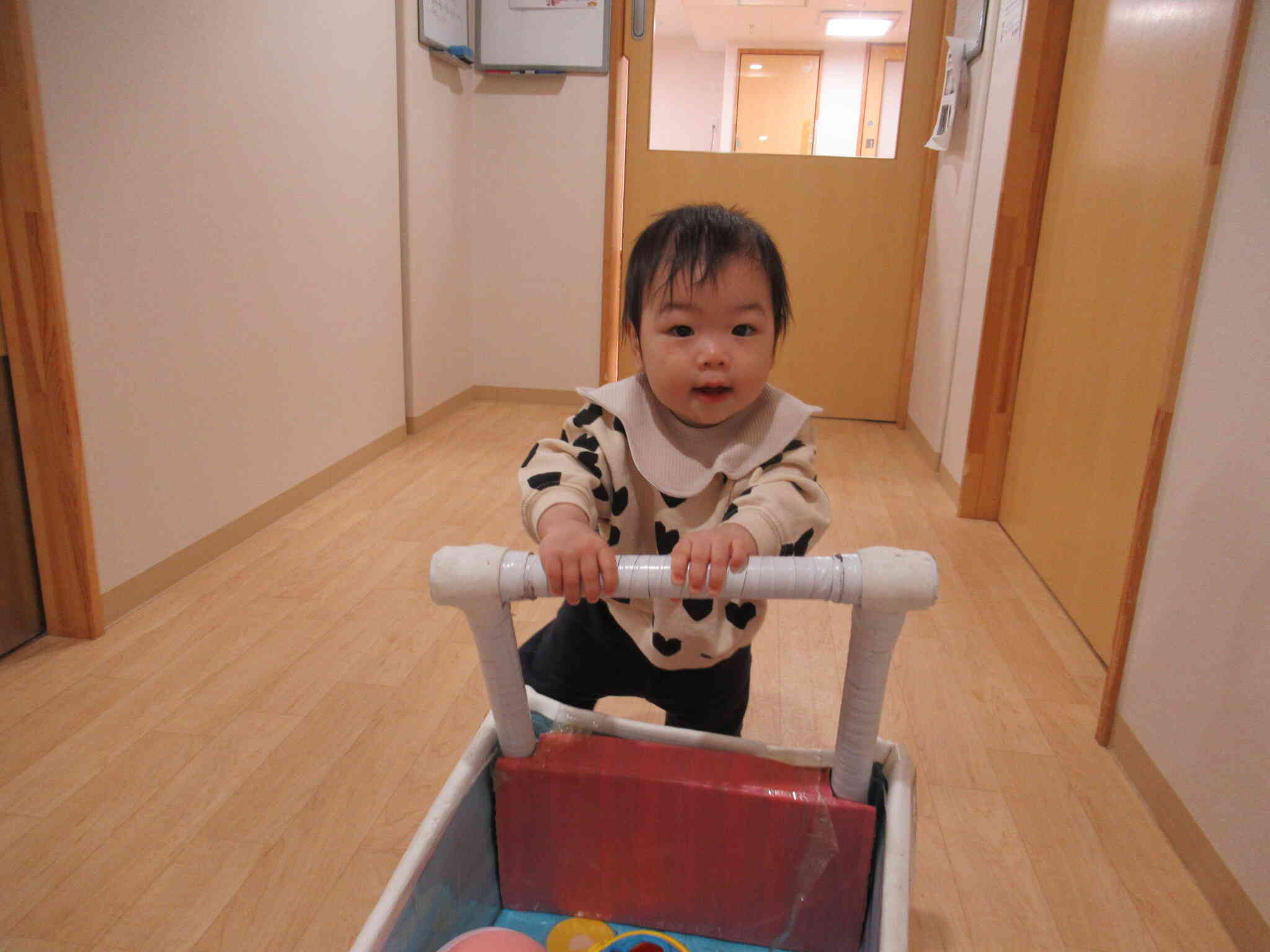 手押し車で出発～！