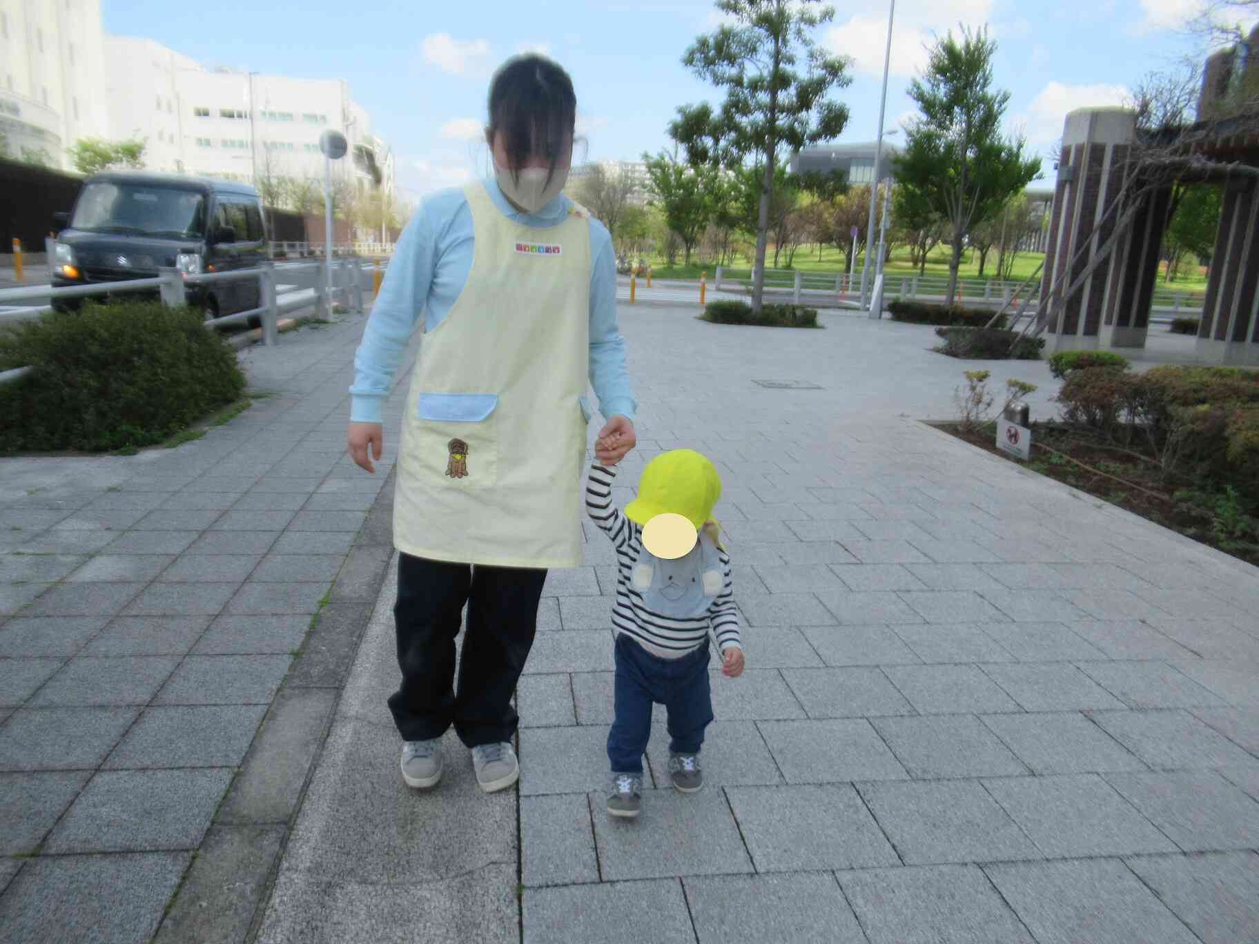 散歩車から降りて…