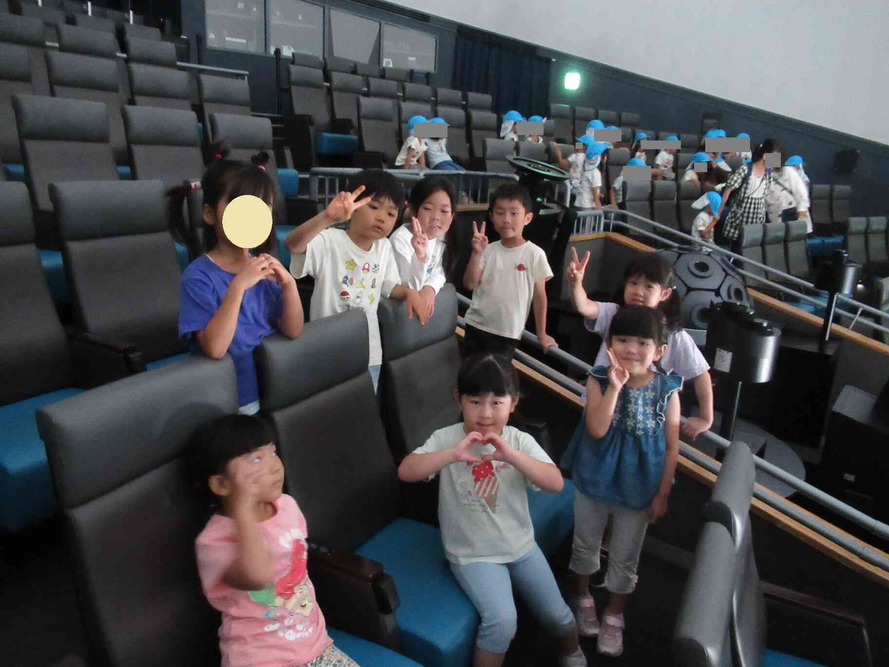プラネタリウム見学にいきました（きりん組　5歳児クラス）