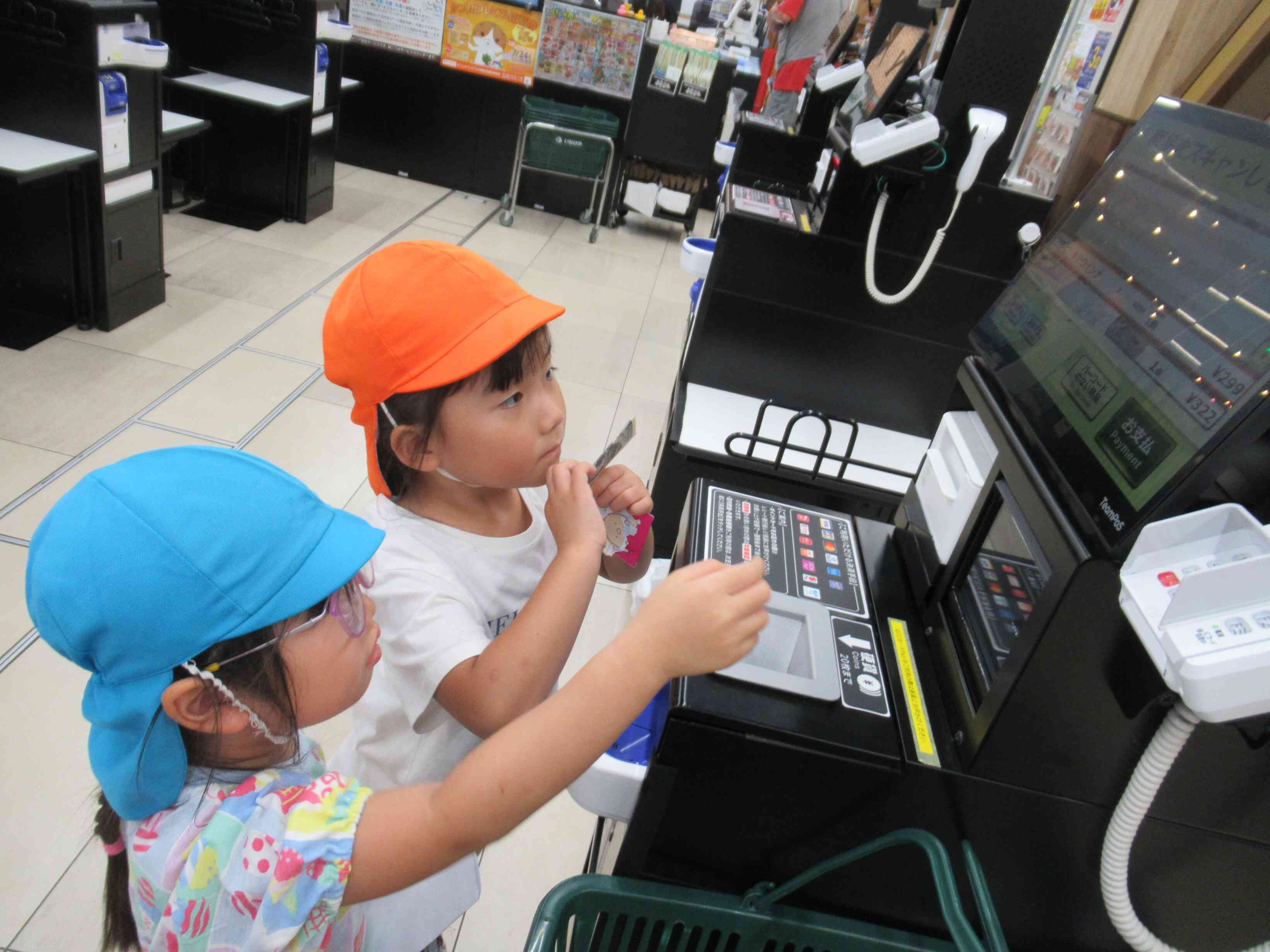 機械の操作も考えながら取り組んでいます♪