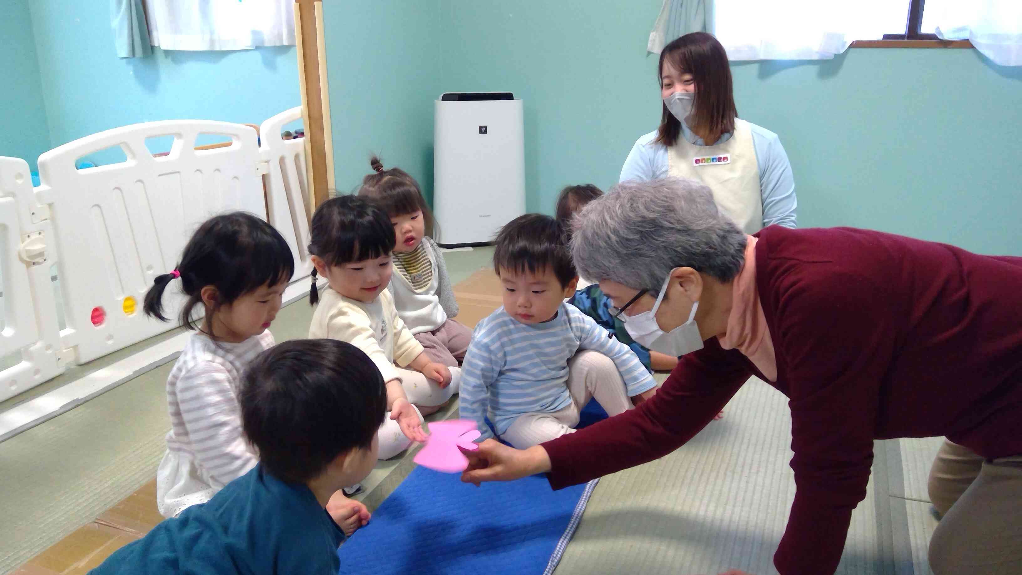 どこに飛んでくるかな?