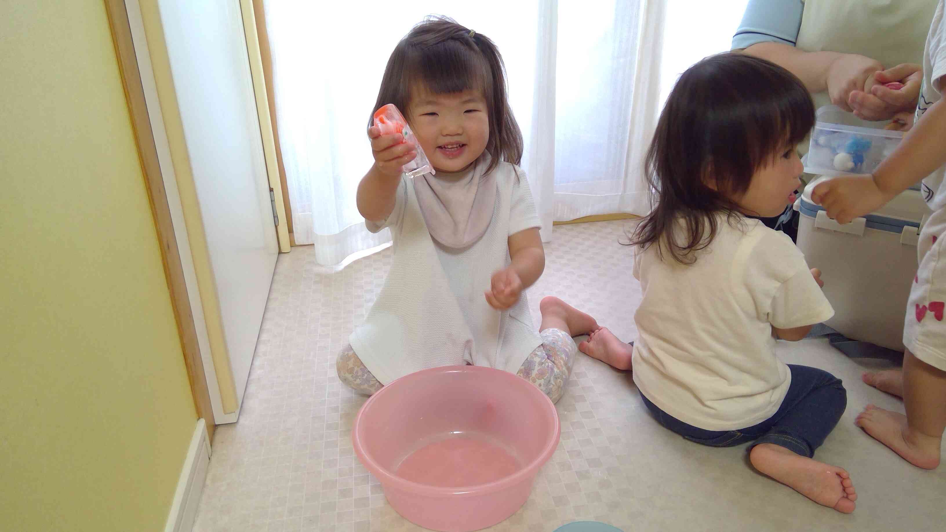 感触遊び（氷あそび）