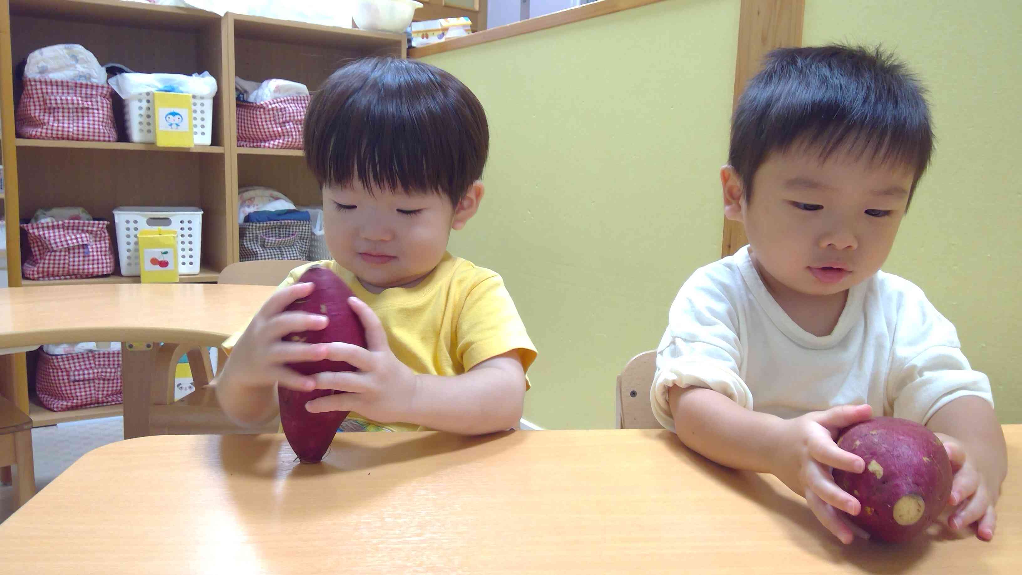 食育（さつまいもの観察と茶巾絞り）