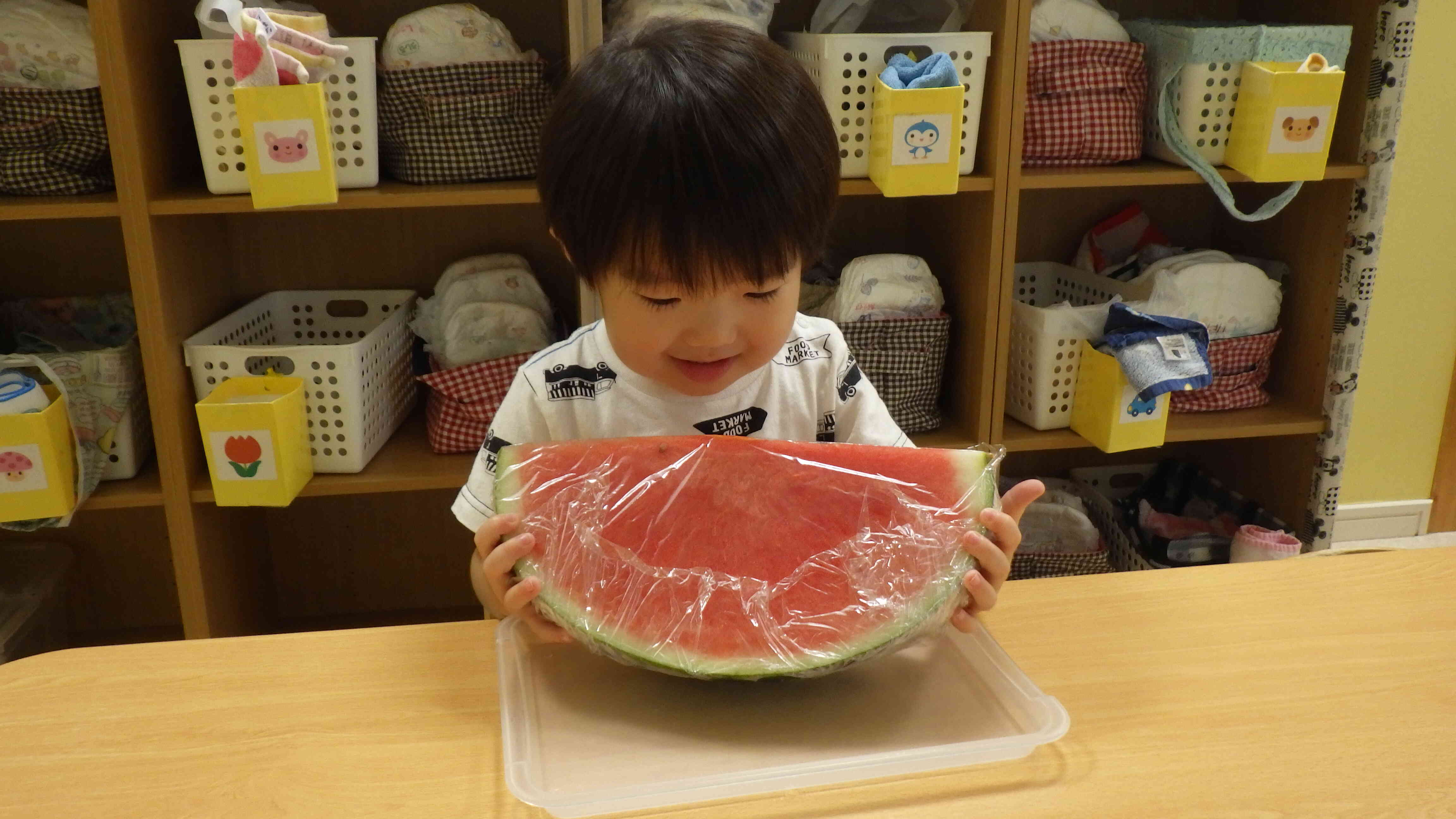 スイカの観察（2歳児）