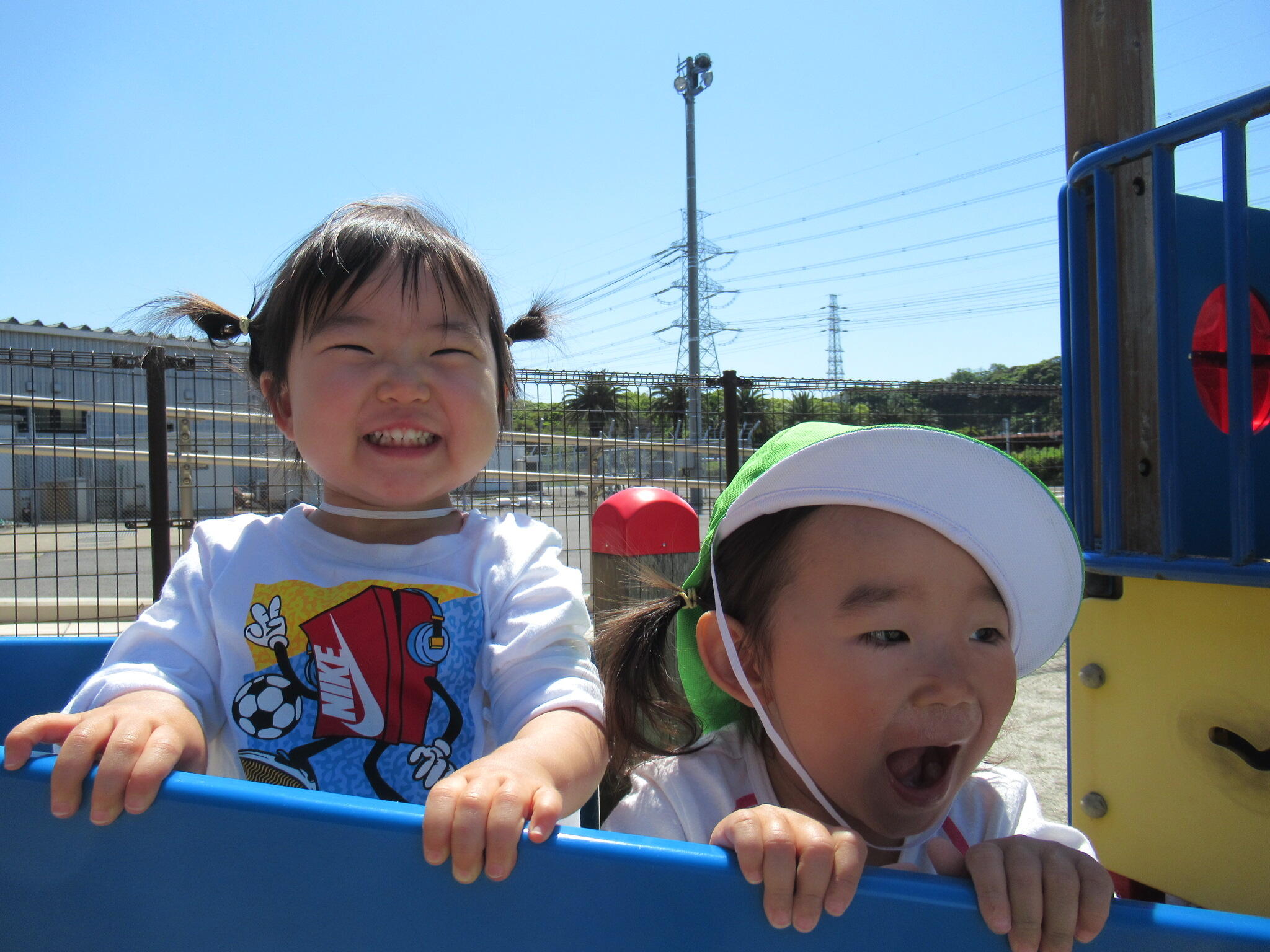 何して遊ぼうかなぁー？たんぽぽ1組（1歳児）｜日本製鉄株式会社