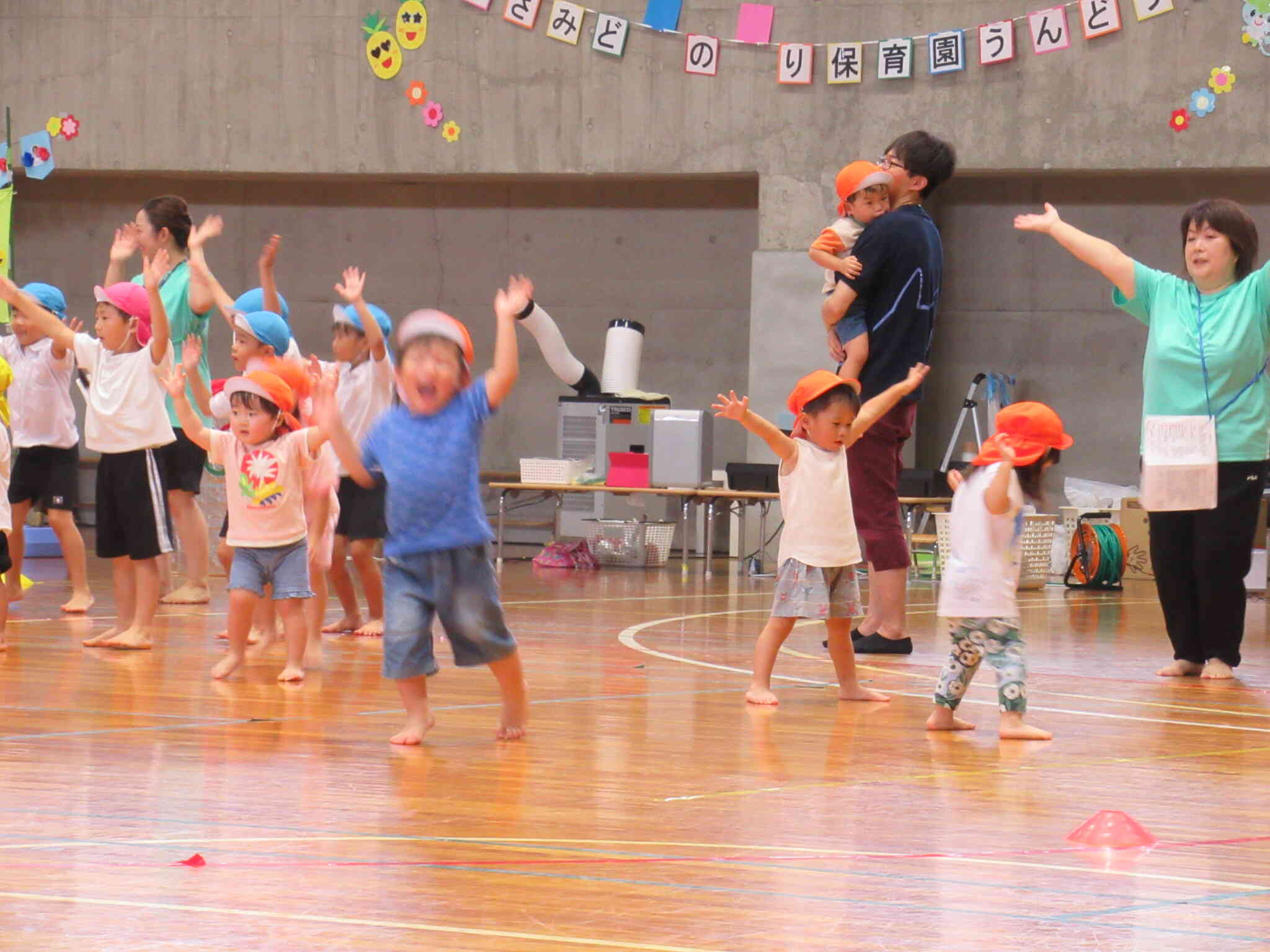 運動会パート2（たんぽぽ2組 2歳児）｜日本製鉄株式会社 東日本製鉄