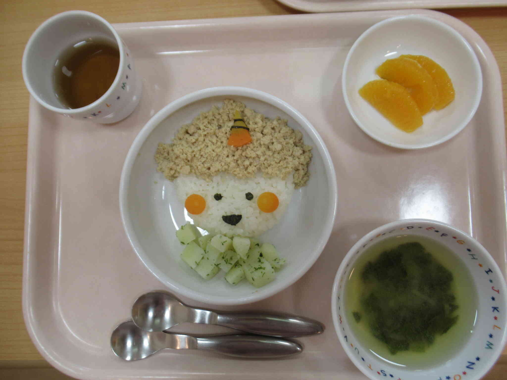 今日の給食は、かわいい鬼さんです♪