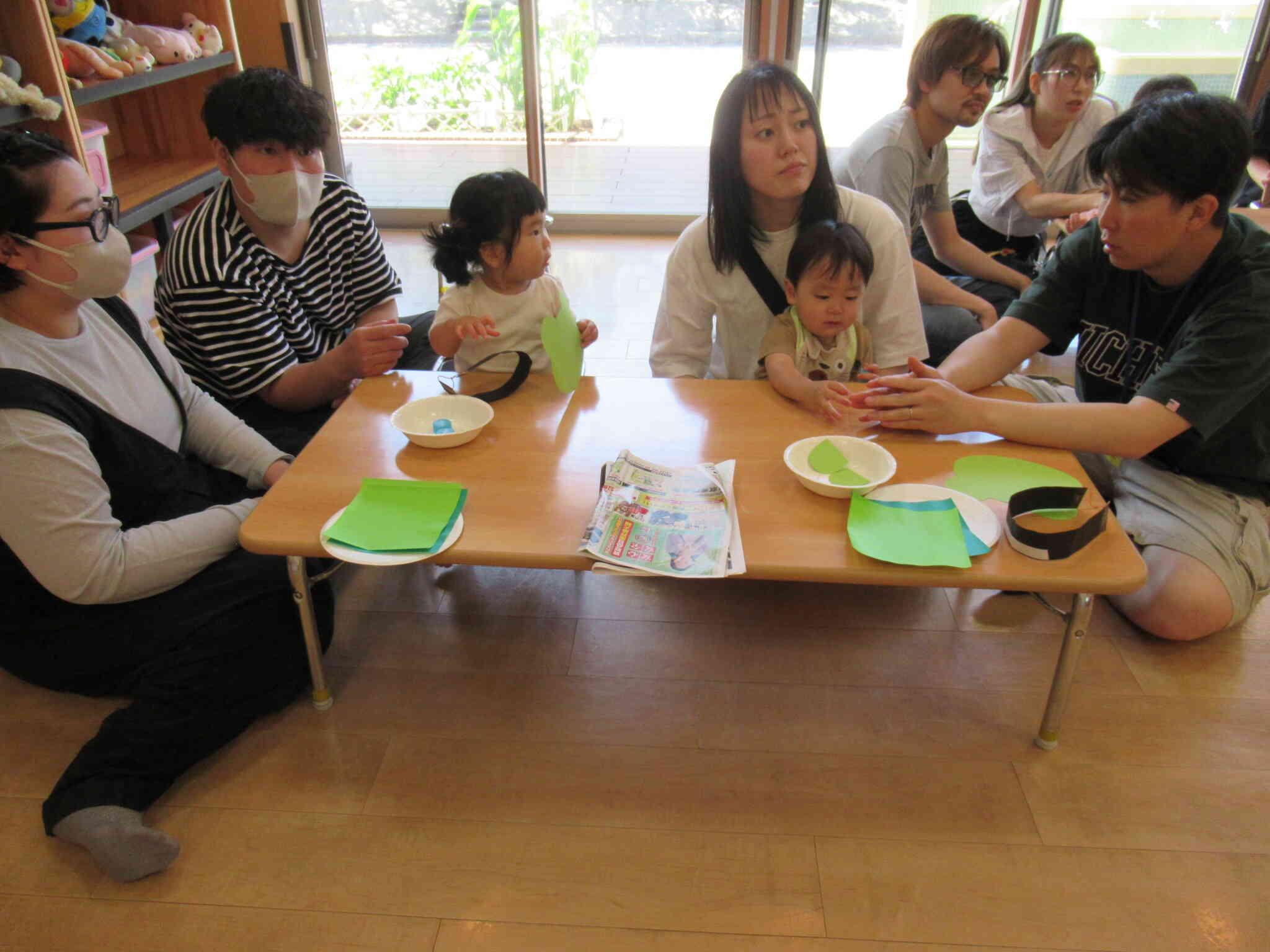 保育参観　かえるさんを作りました。たんぽぽ１組（１歳児）