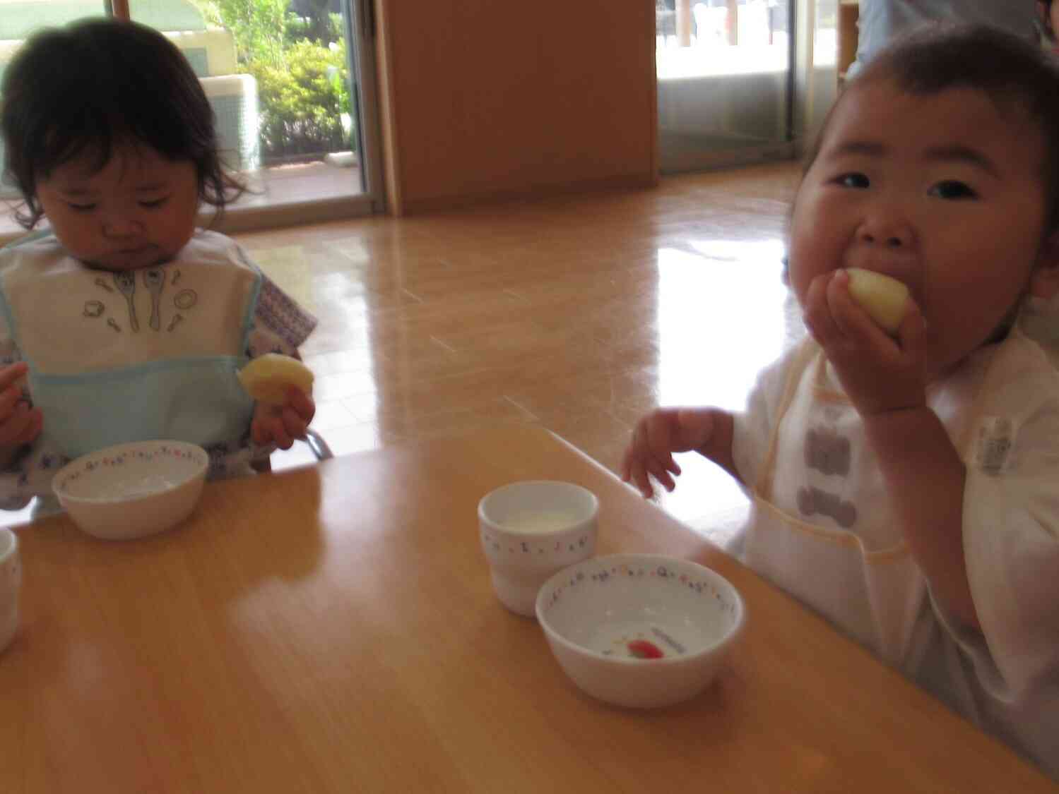 大きなお口でパクっ!!