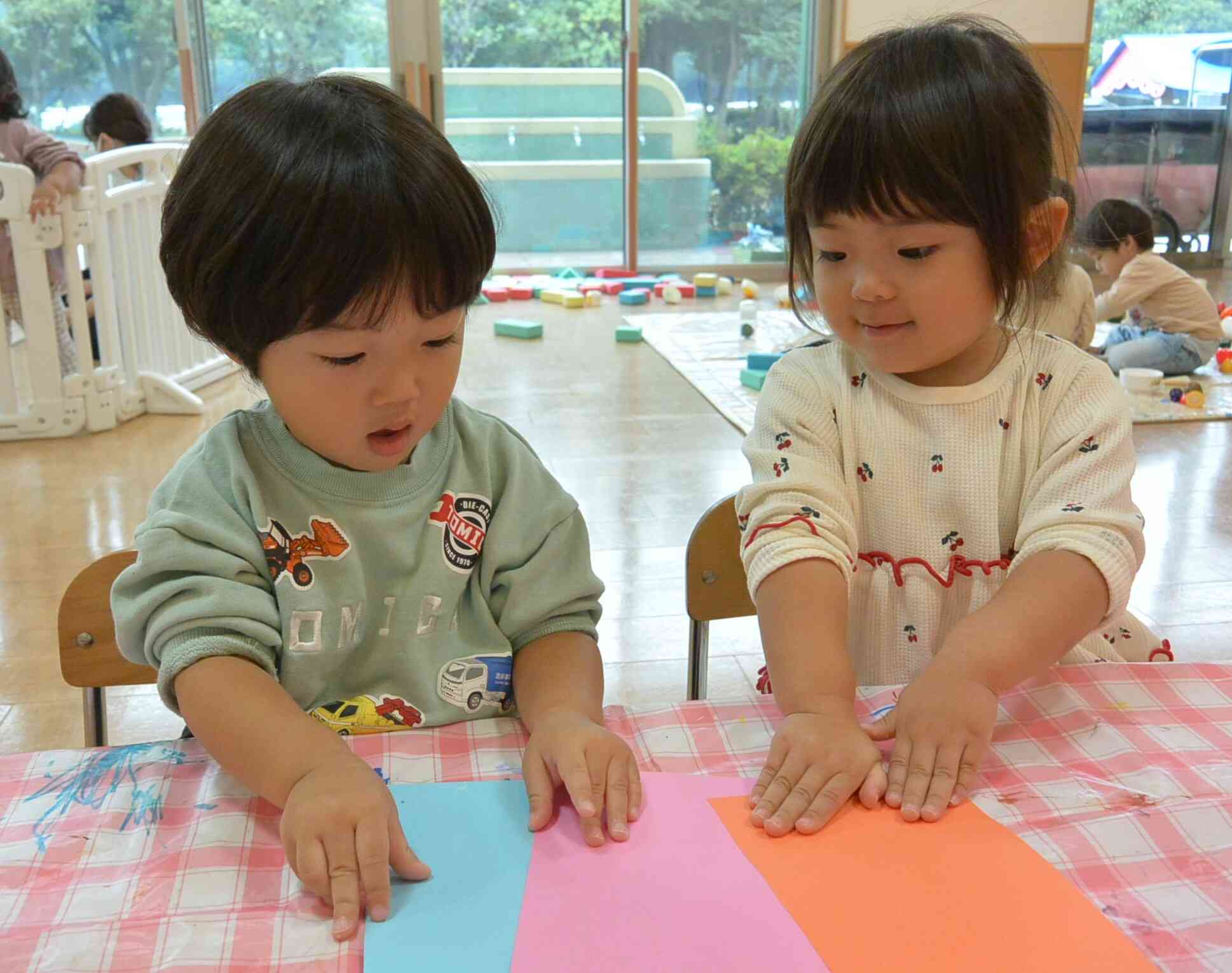 製作「きのこ」たんぽぽ1組(1歳児)