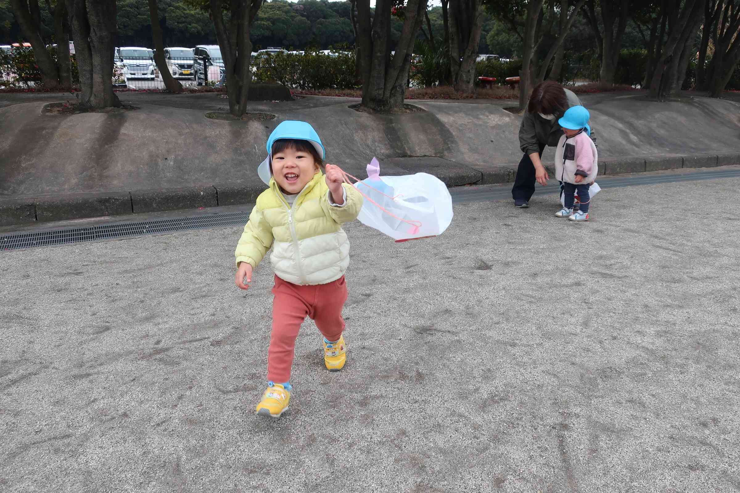 凧あげたのしいよ♪