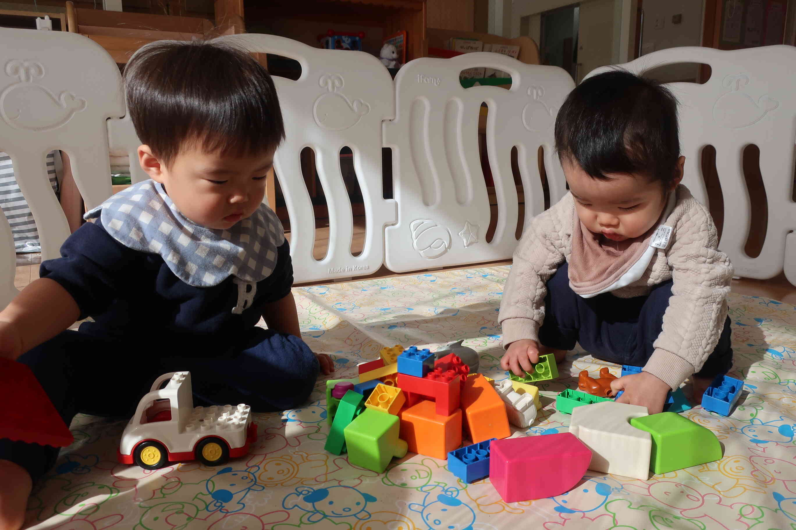 ブロック遊びも楽しいね♪