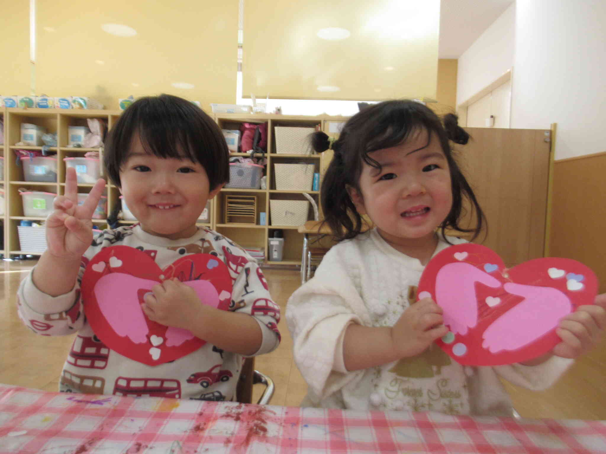 たんぽぽ１組　バレンタイン製作♡(１歳児)