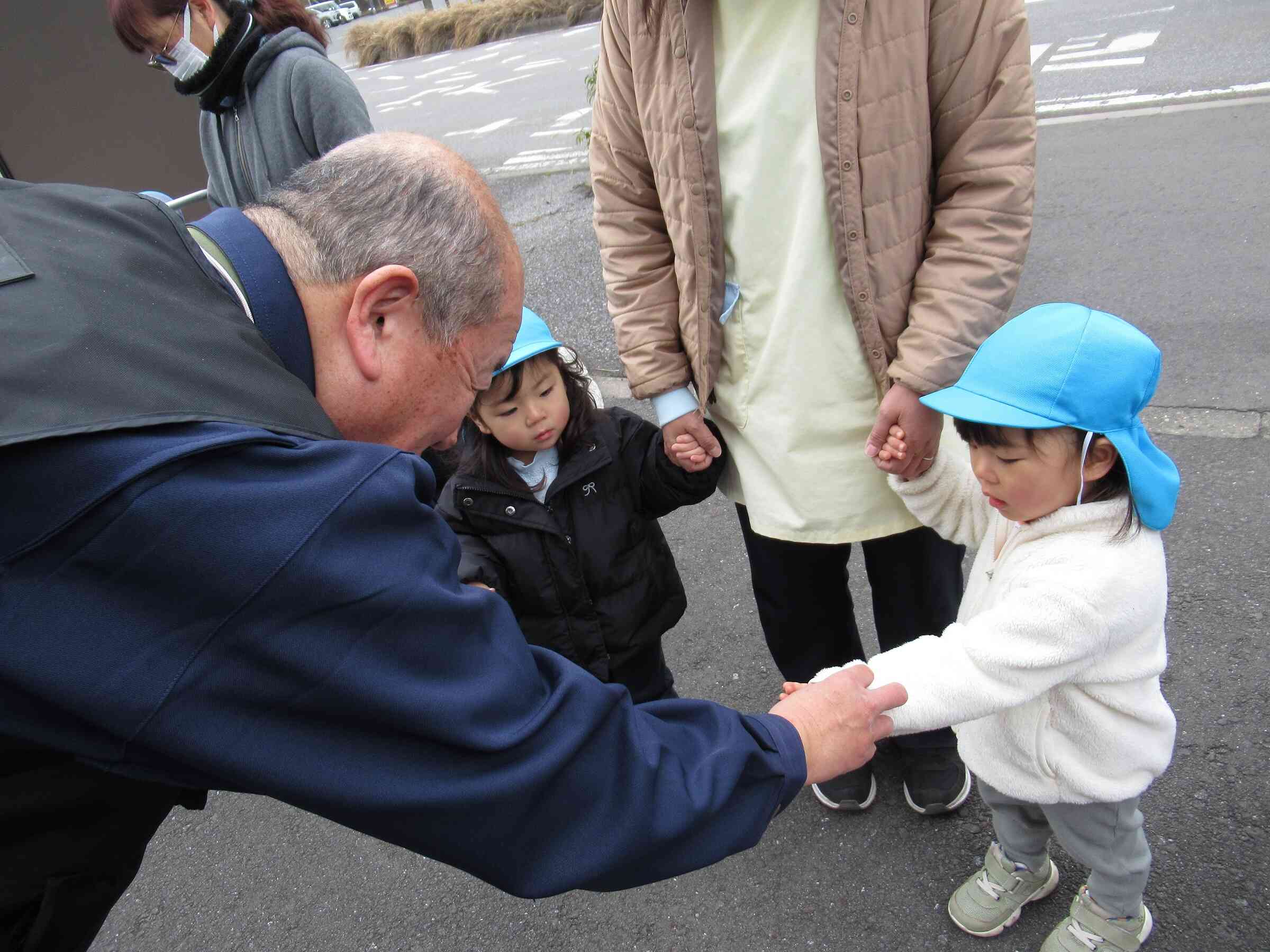 帰り道は、交番の方と交流をしました♪