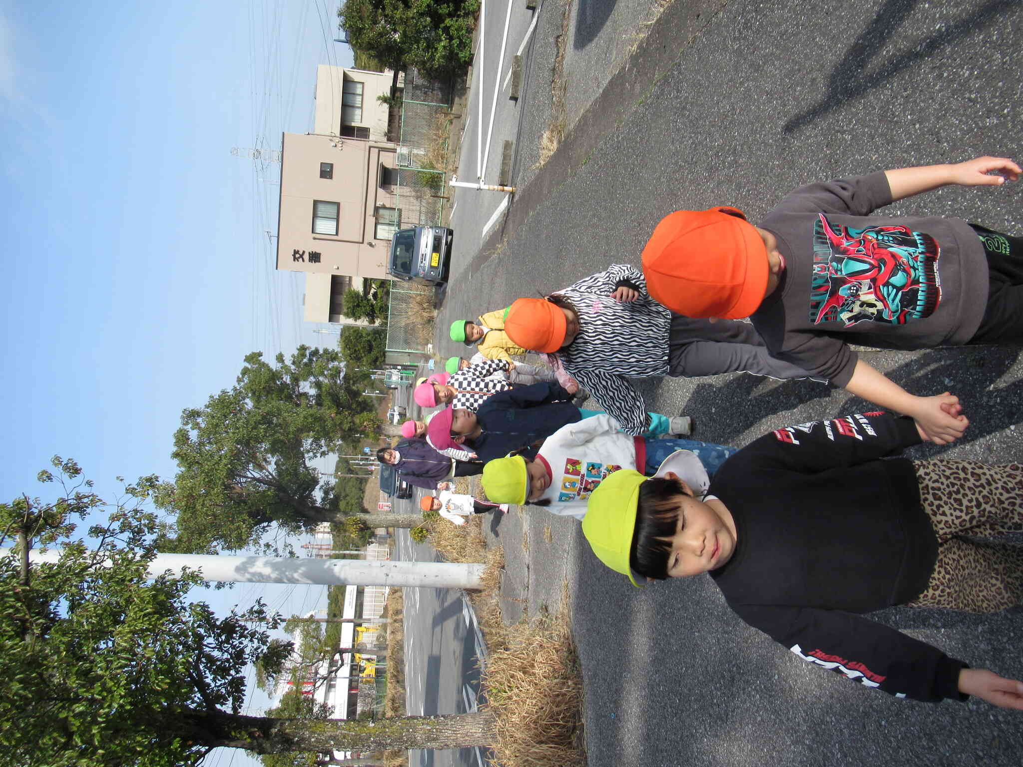 お散歩♪(たんぽぽ2組・さくら組３・４・５歳児)