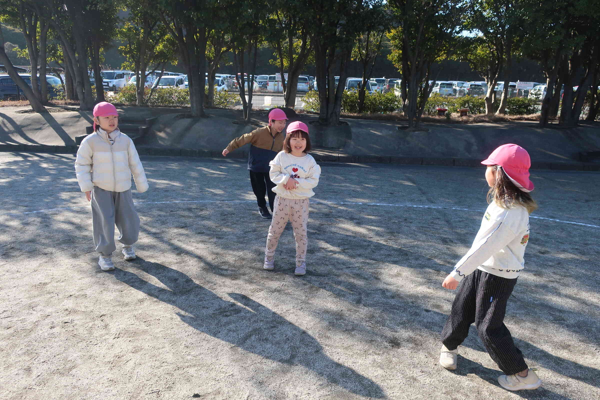 園庭で遊べるのもあと1か月‼寂しいなあー・・・。　さくら組（５歳児）