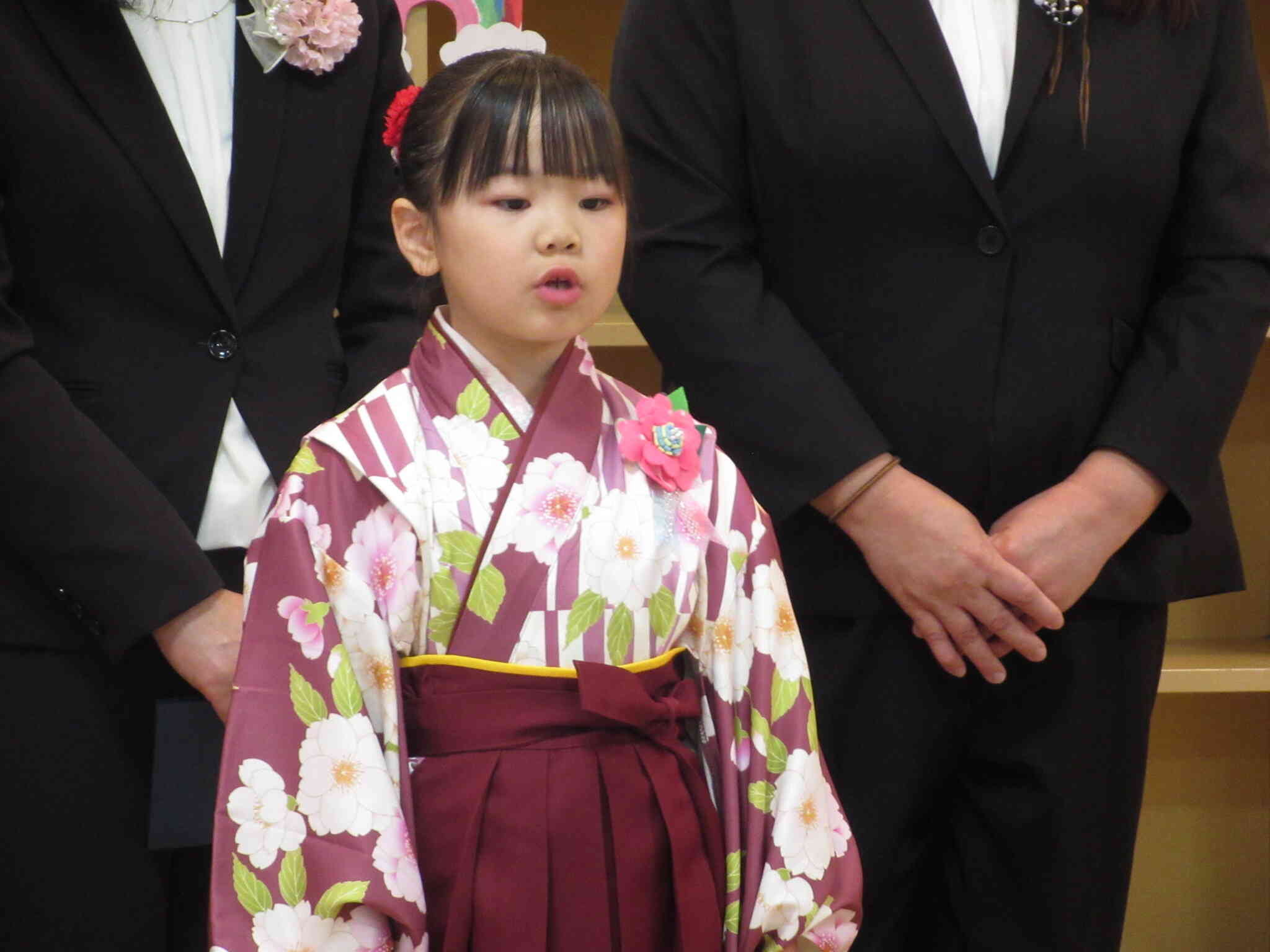 大きな声で上手に歌を歌ってくれました。