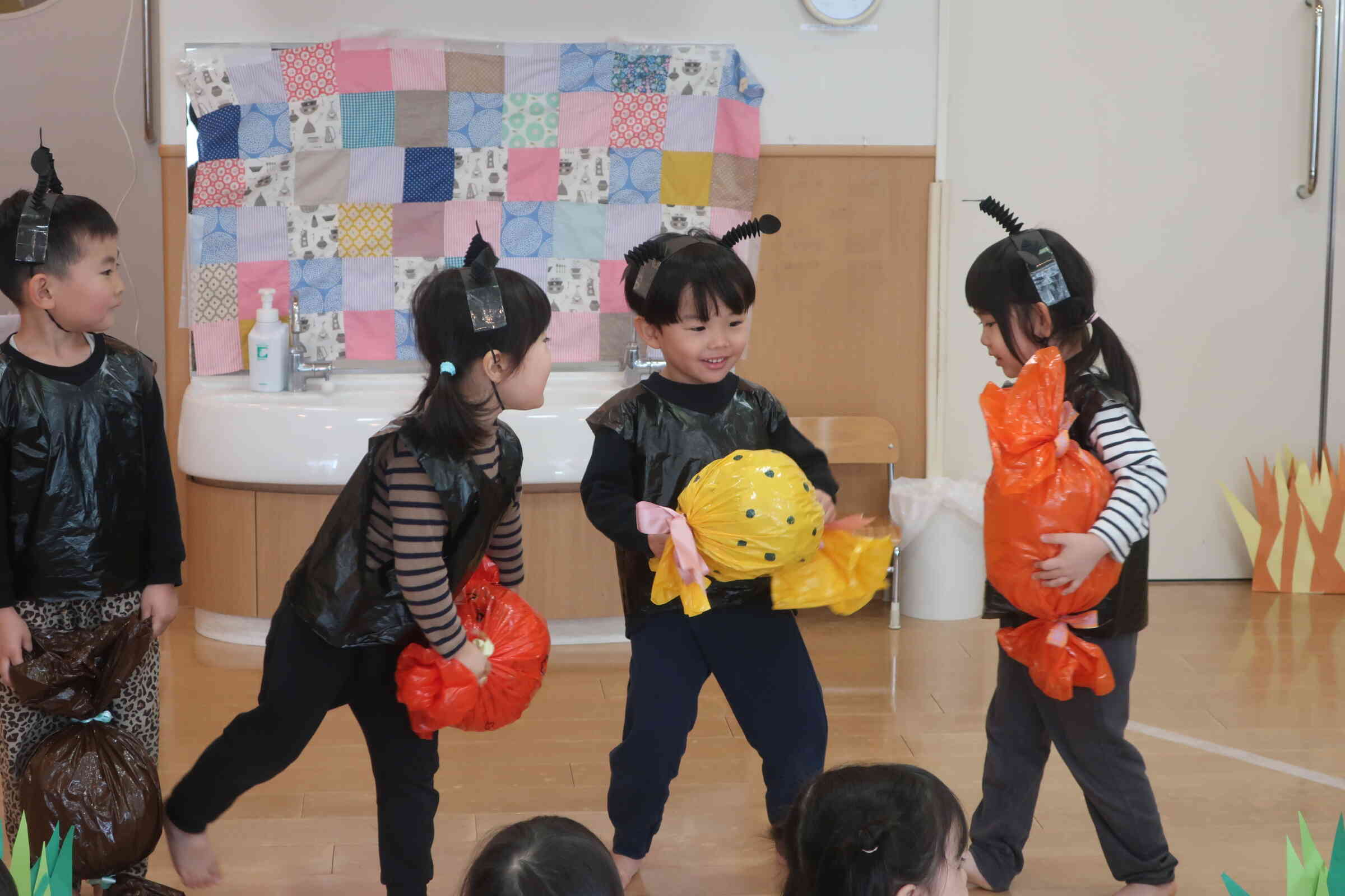 働き者のありさんが登場です‼