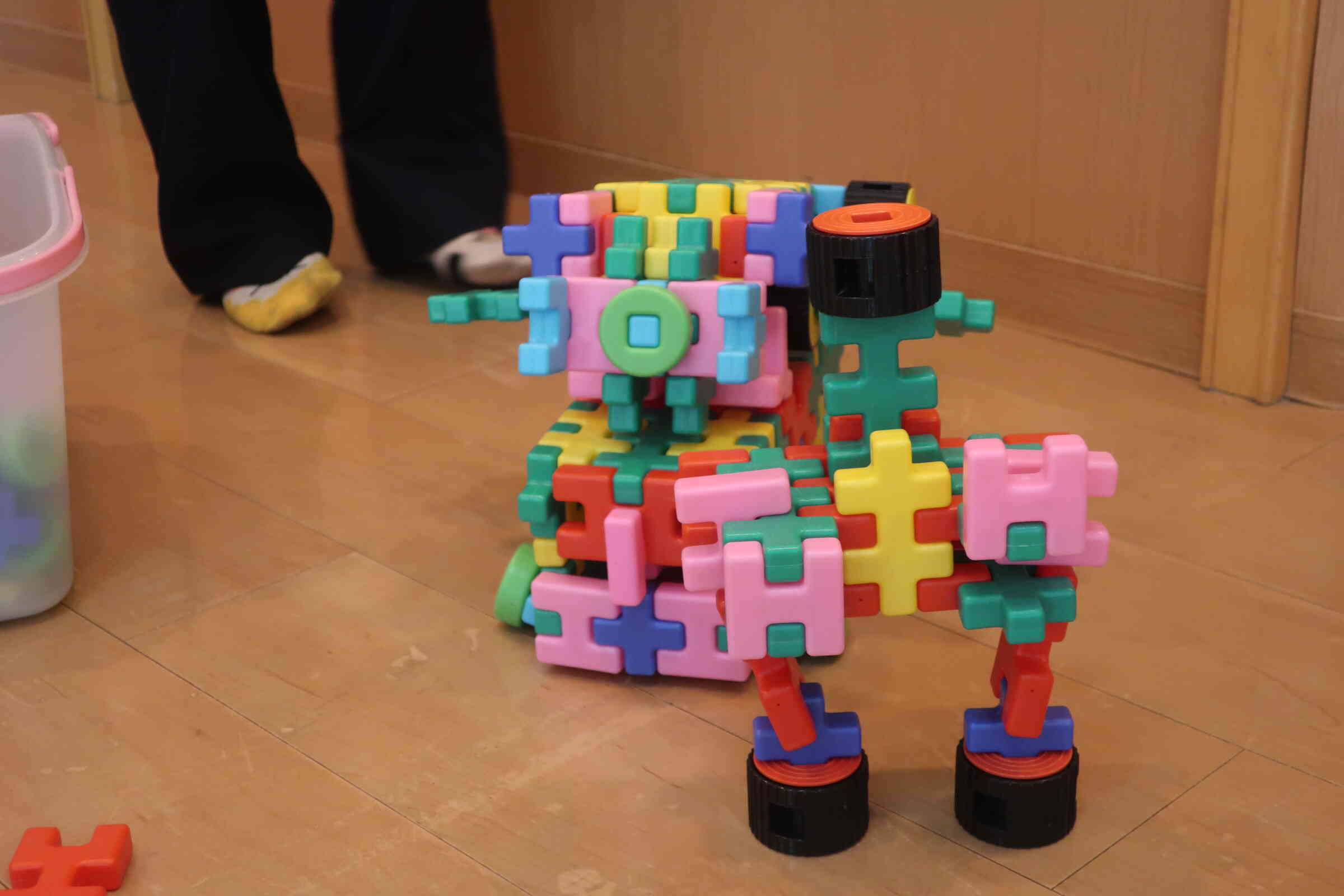 乗り物チームの力作ですが、やっぱり子どもたちってすごいですね。