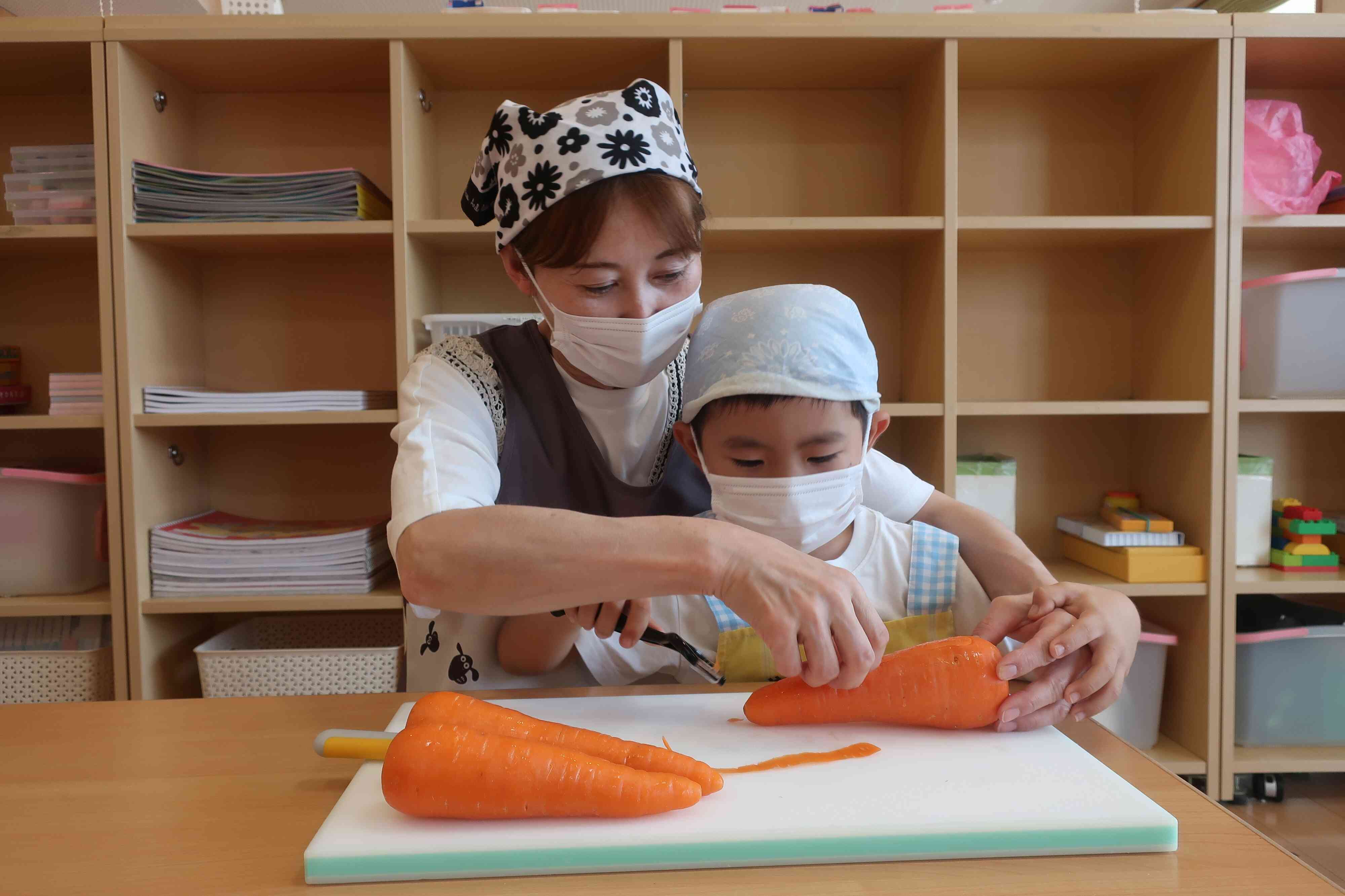 さくら組(5歳児) 保育参観カレー作り