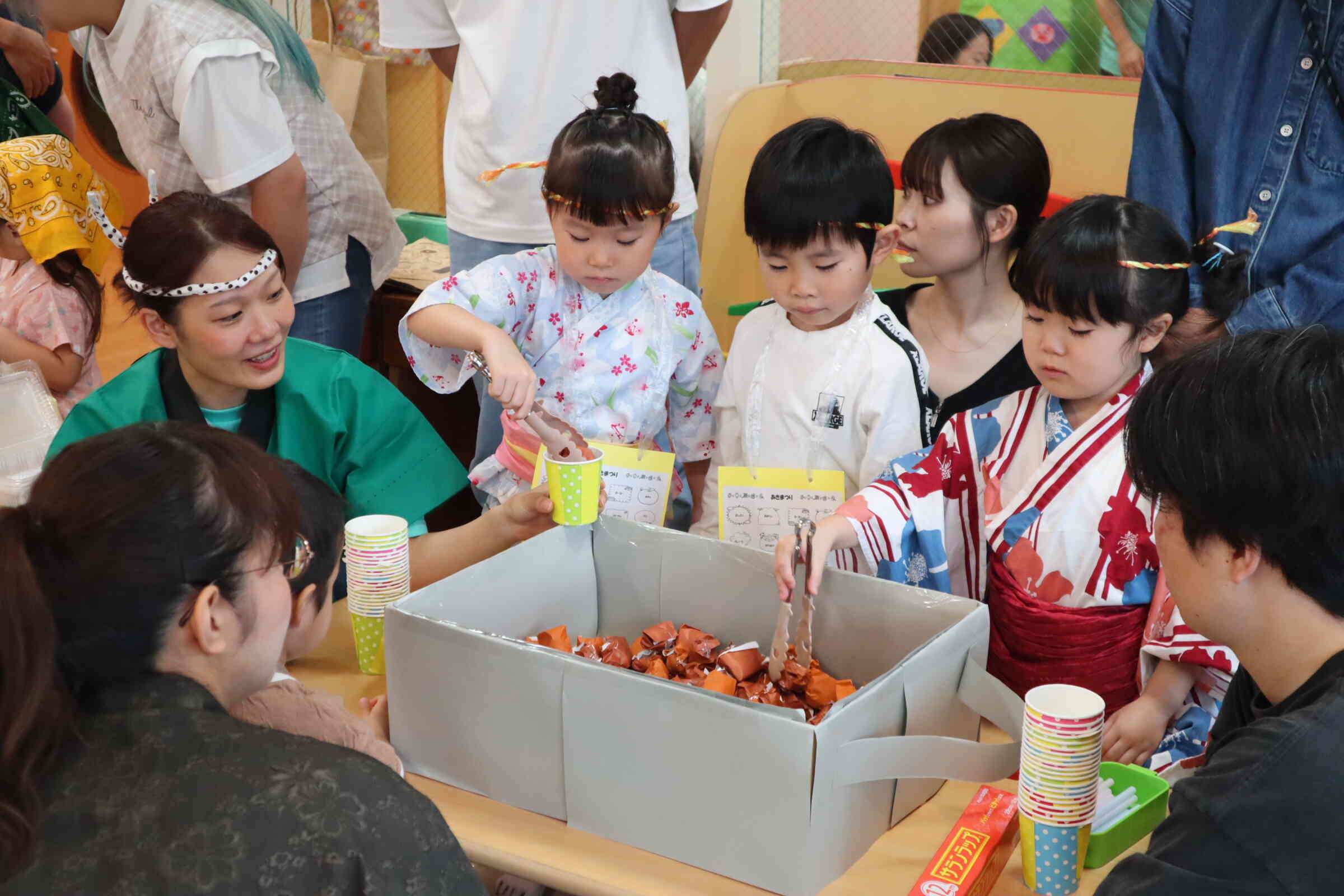 さくら組さん（3,4,5歳児クラス）のからあげ屋さん。