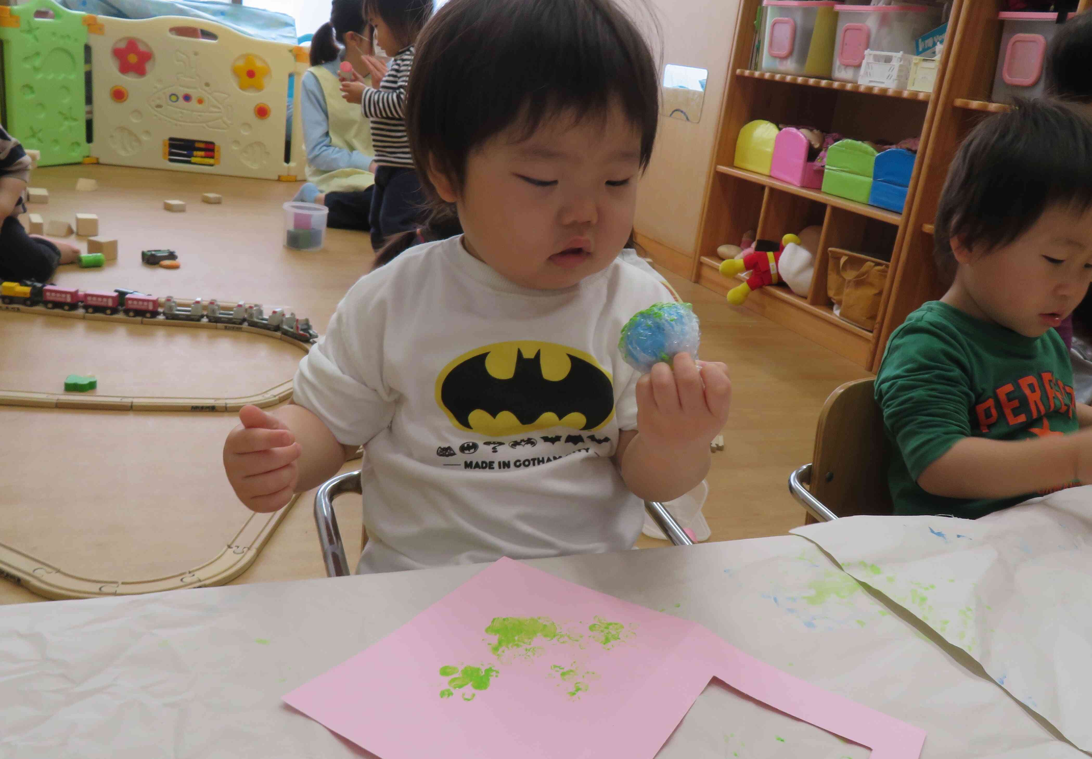 プレゼント・・・(ひよこ０歳児・あひる１歳児)