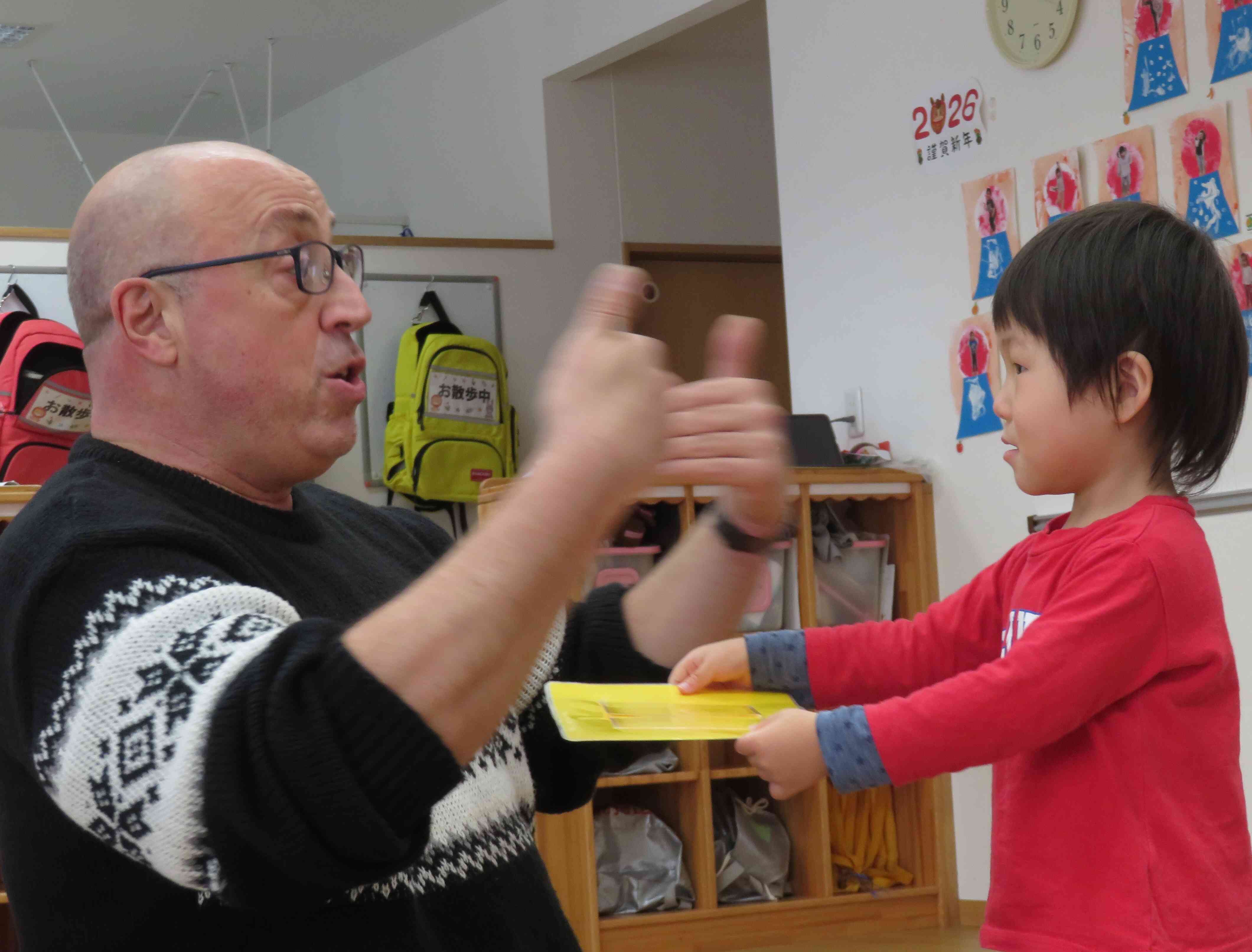 上手に言えたよ！「ヒア　ユー　アー！」