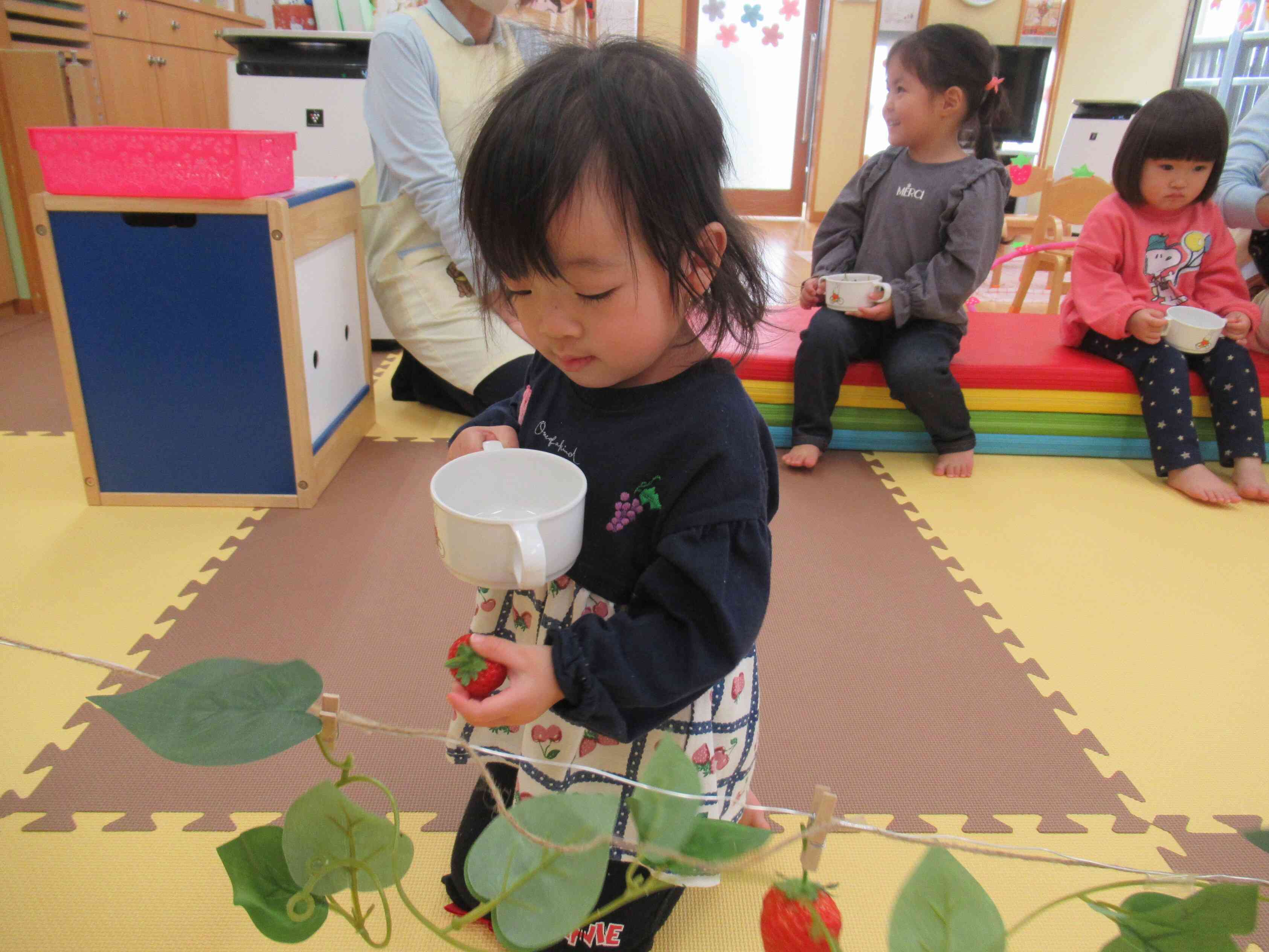 カップに入れようとして、思わず指に力が入ります。