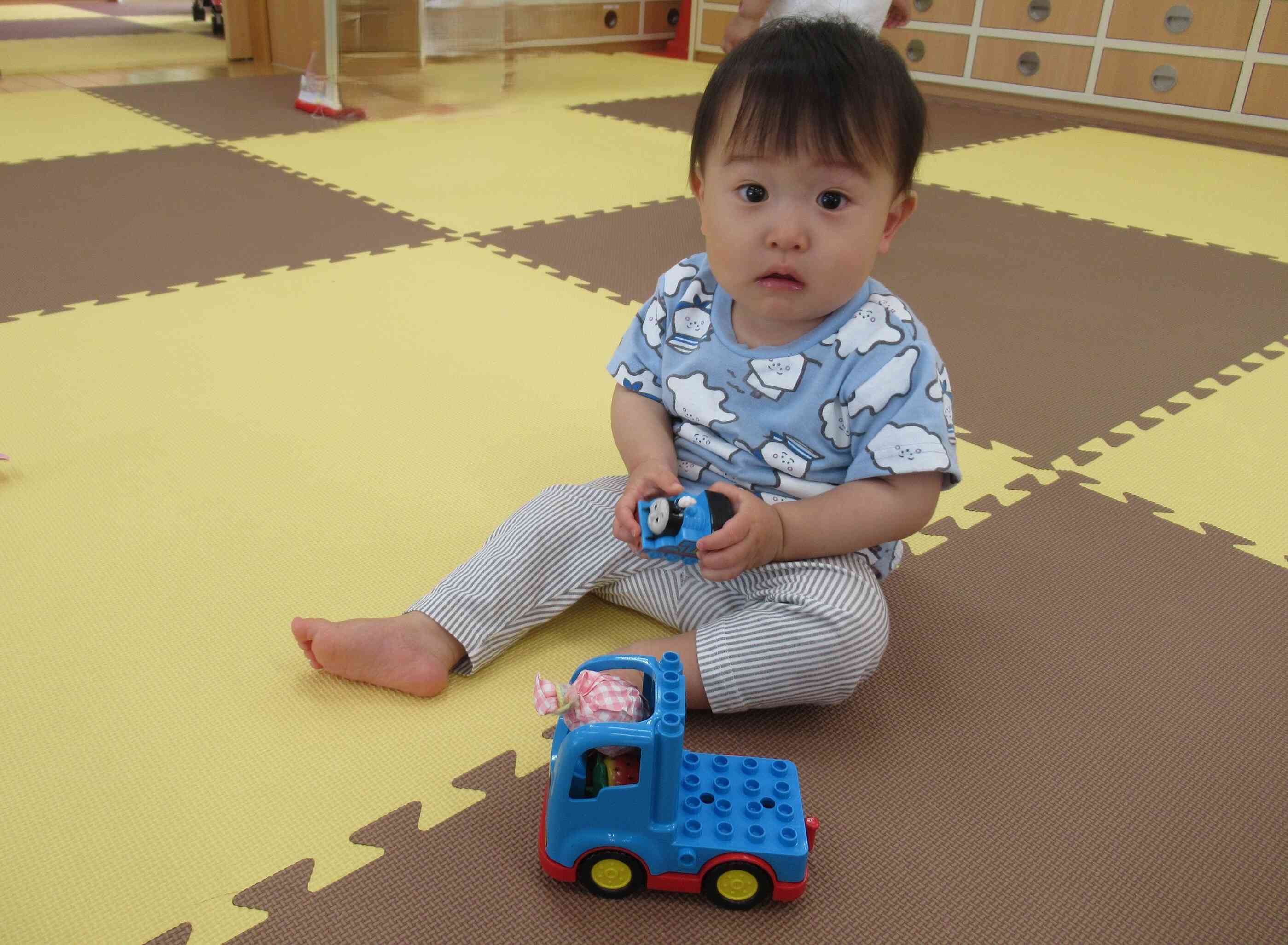 さくらんぼ組（０歳児）の様子
