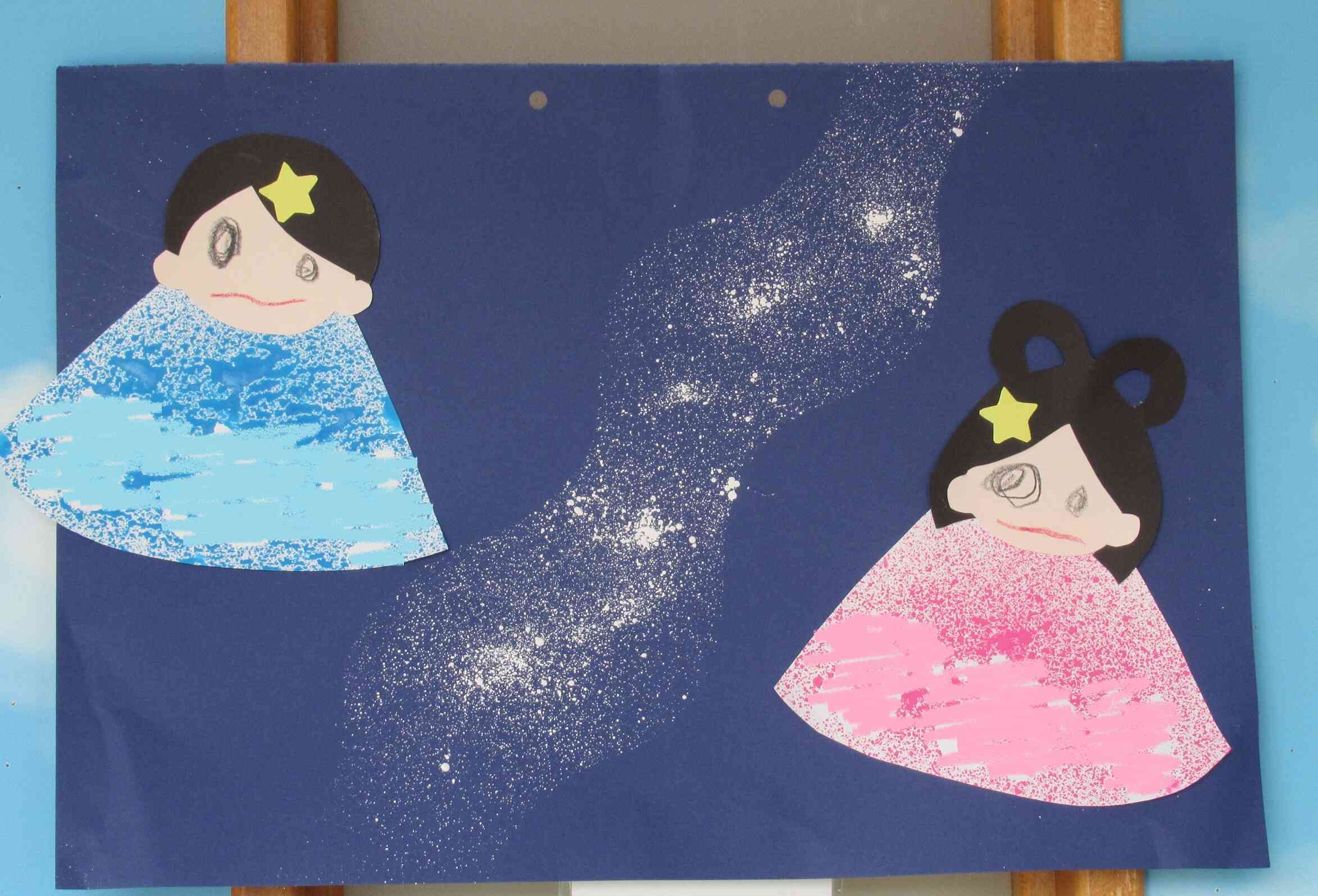 ３歳児さんの作品。織姫彦星の服にも、名前をスパッタリングでつけました！