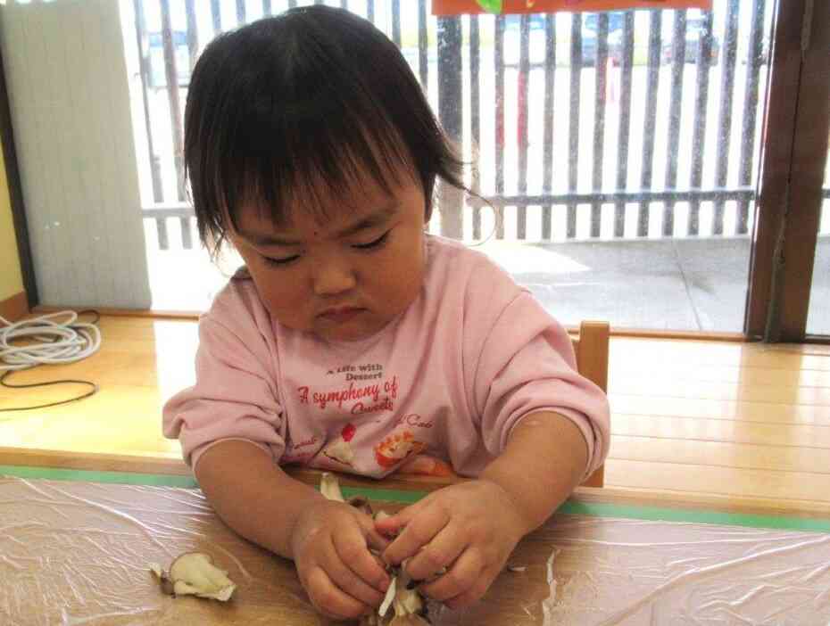 真剣な1歳児さんです!