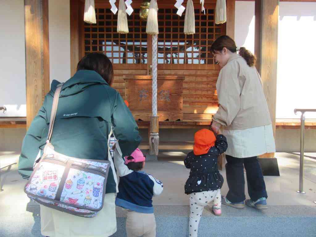 ０歳児さんも一緒に階段を上がりました！