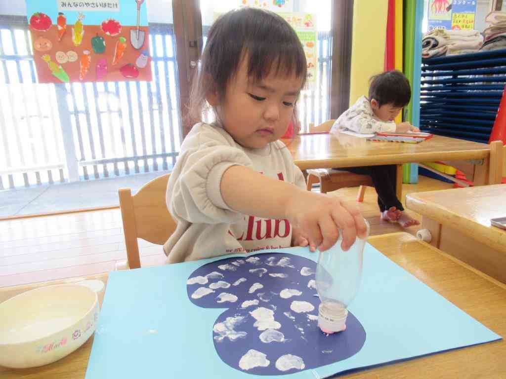 １歳児さんもスタンプを押すことを楽しめたよ