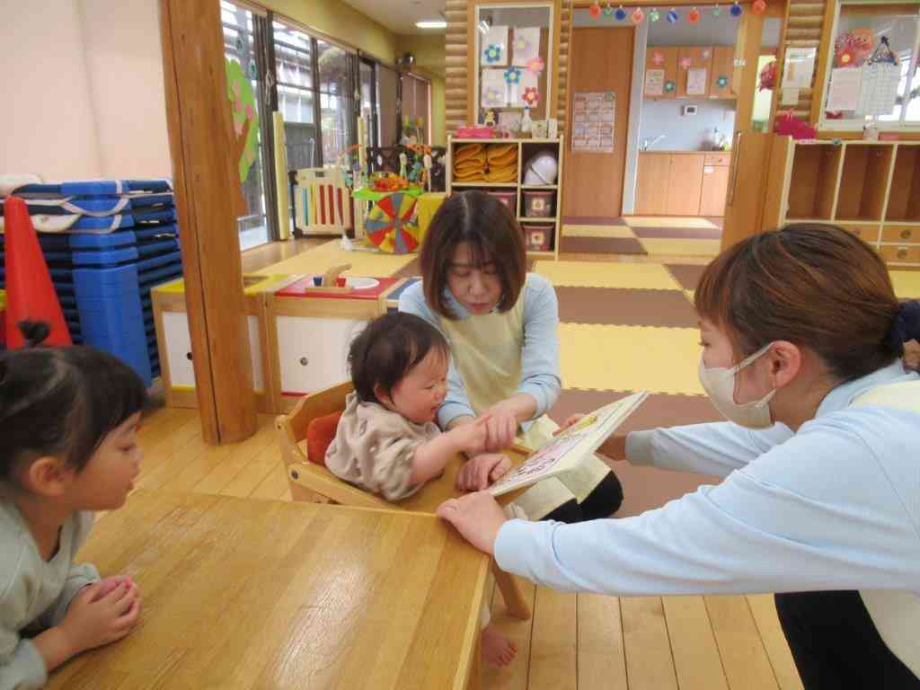 ０歳児さんもぱくぱくパワーを探しています！