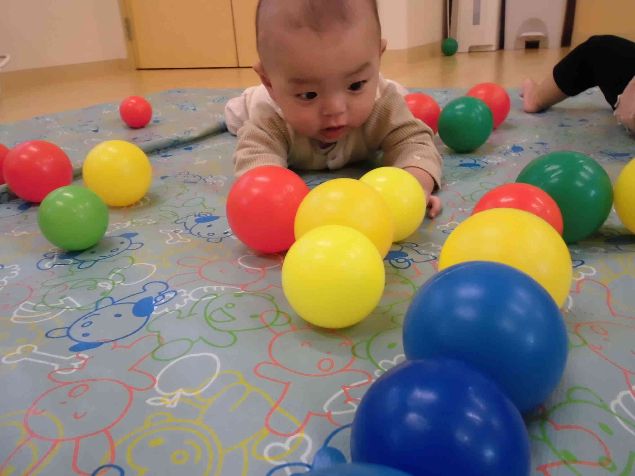 どのボールで遊ぼうかな♪
