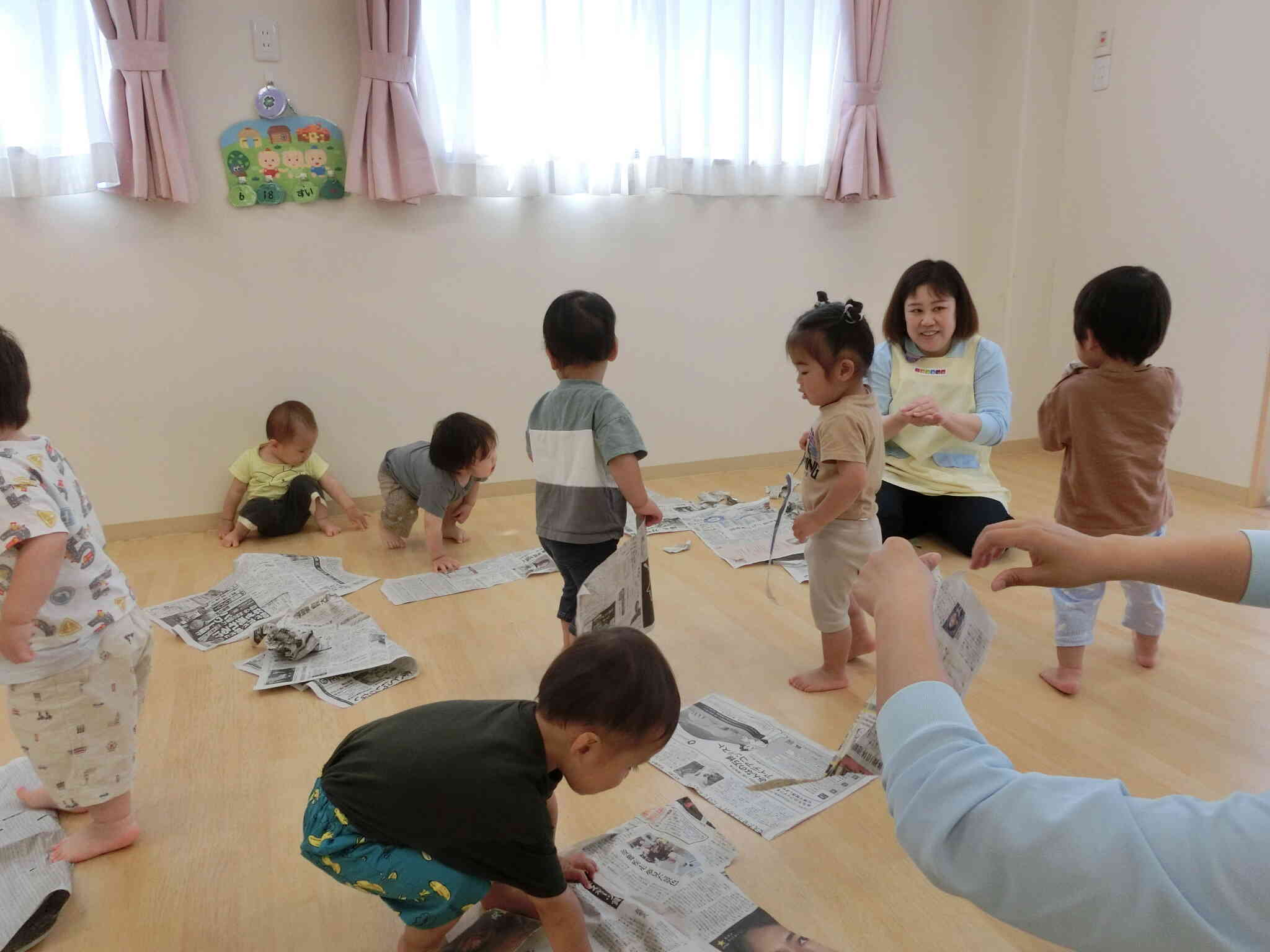 新聞紙の形を変えよう♪