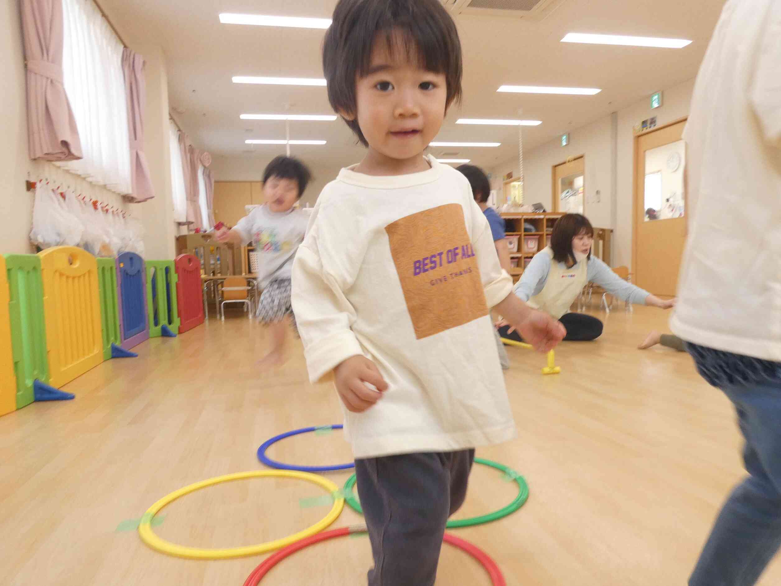 フラフープ、ピョンッ