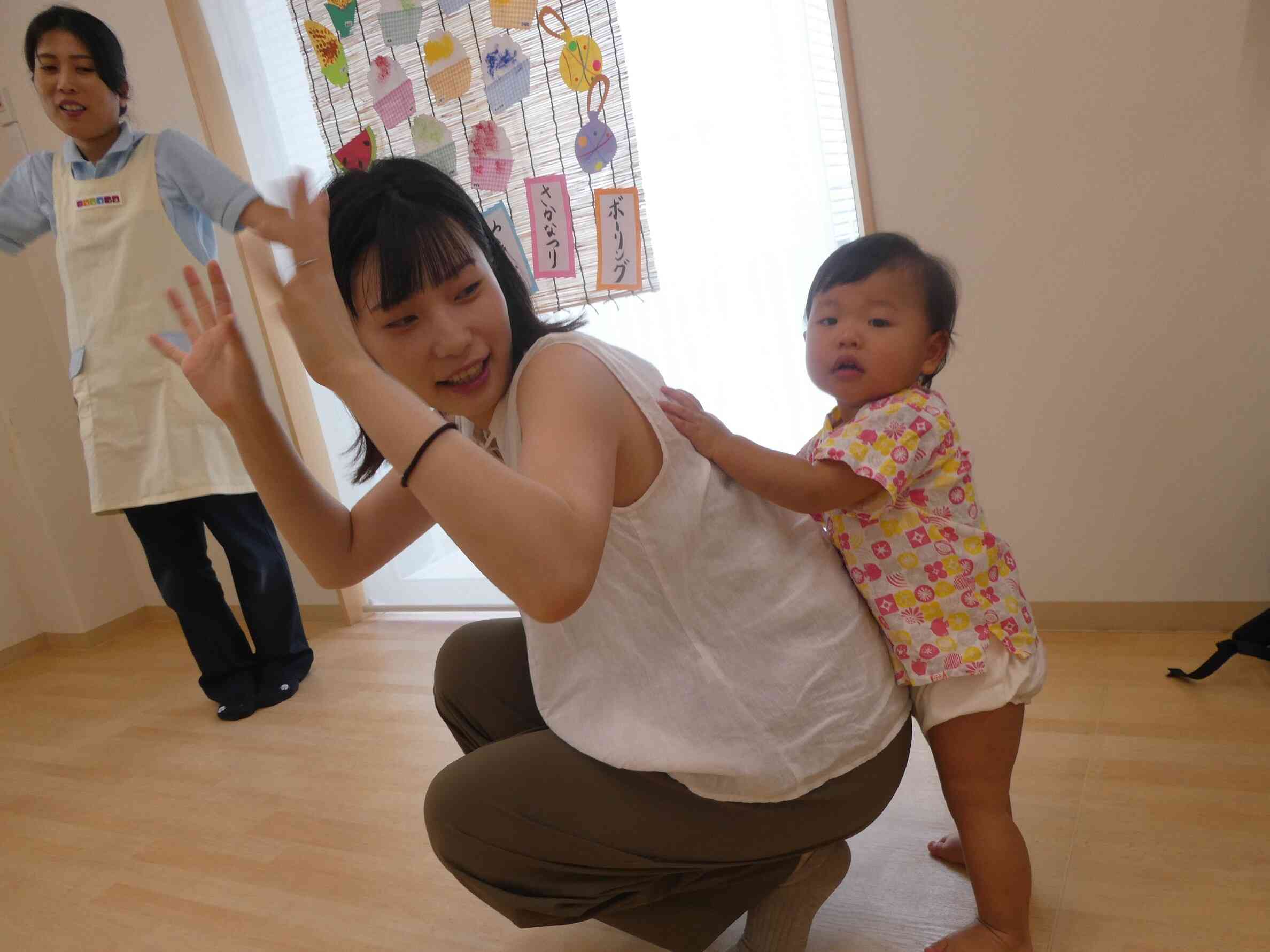 お母さんと一緒に盆踊り踊るよ♪